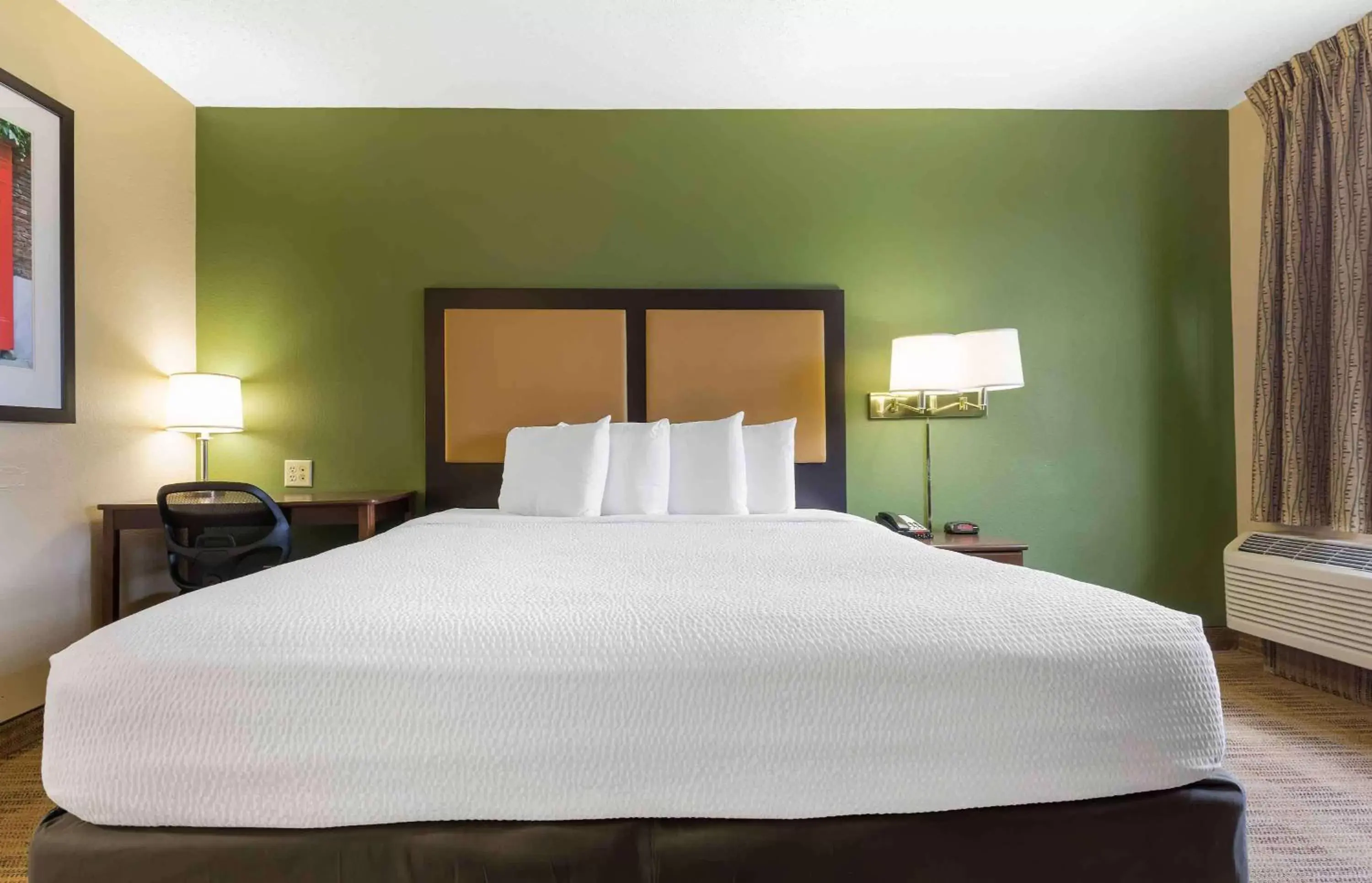 Bedroom, Bed in Extended Stay America Suites - Waco - Woodway