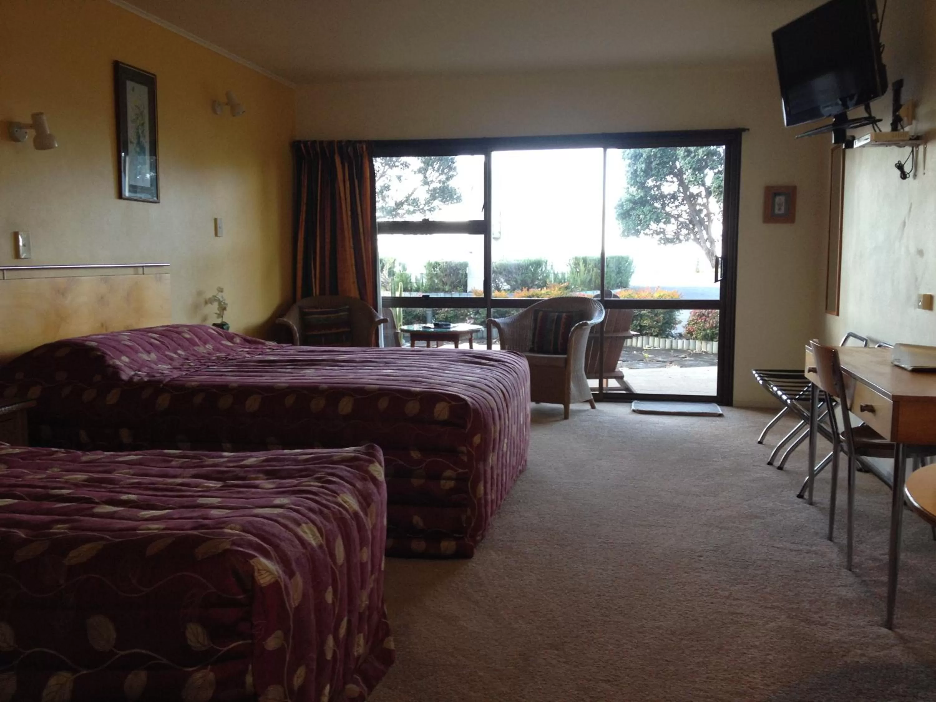 Day, Bed in Bay Sands Seafront Studios