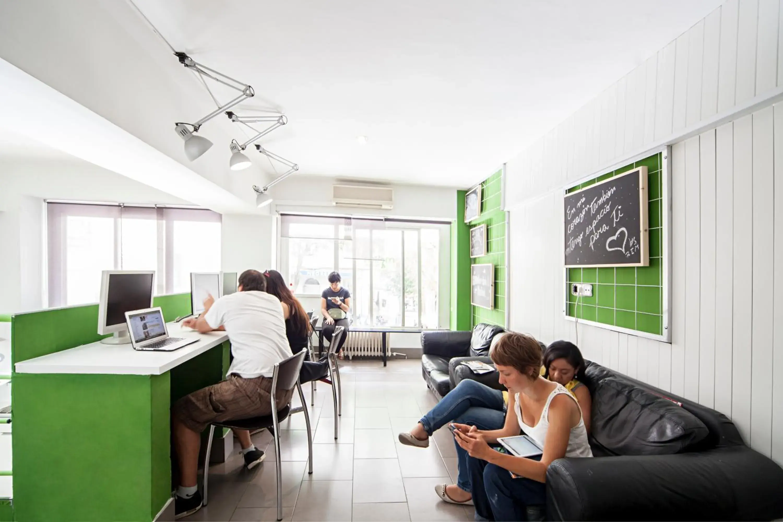 Lobby or reception in Madrid Motion Hostels
