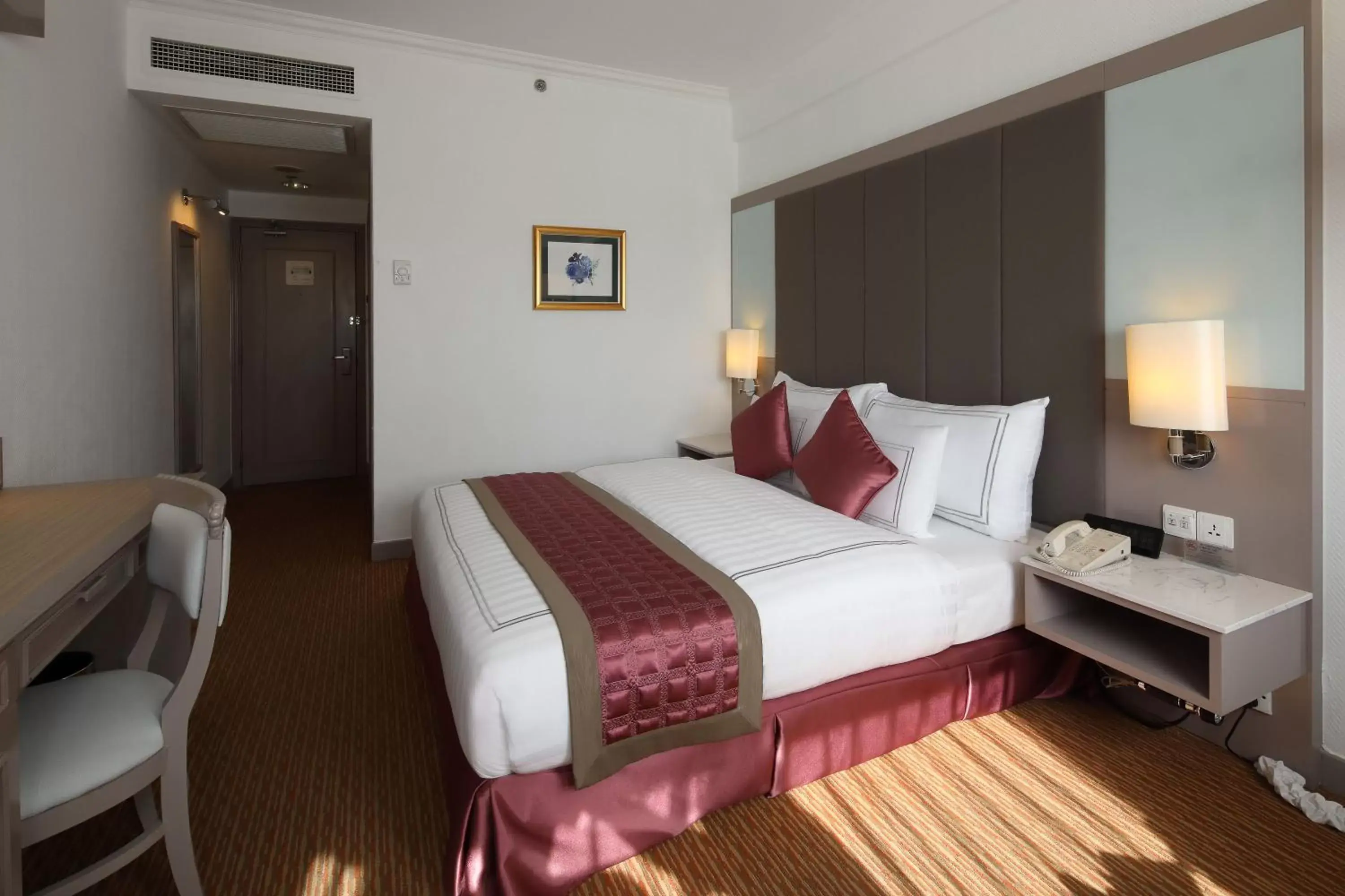 Bed in Sunway Hotel Hanoi Bed in Sunway Hotel Hanoi