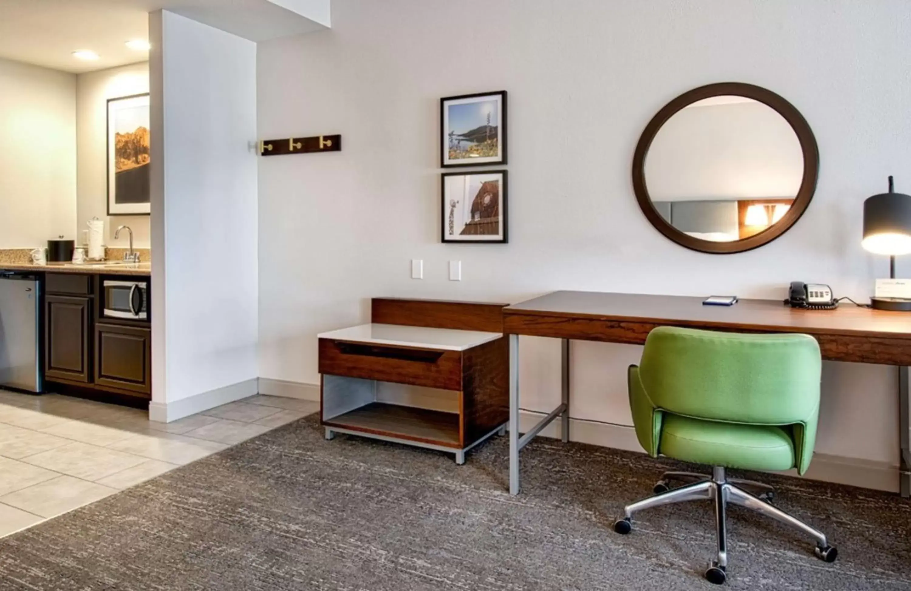 Bedroom, Seating Area in Hampton Inn & Suites Hemet