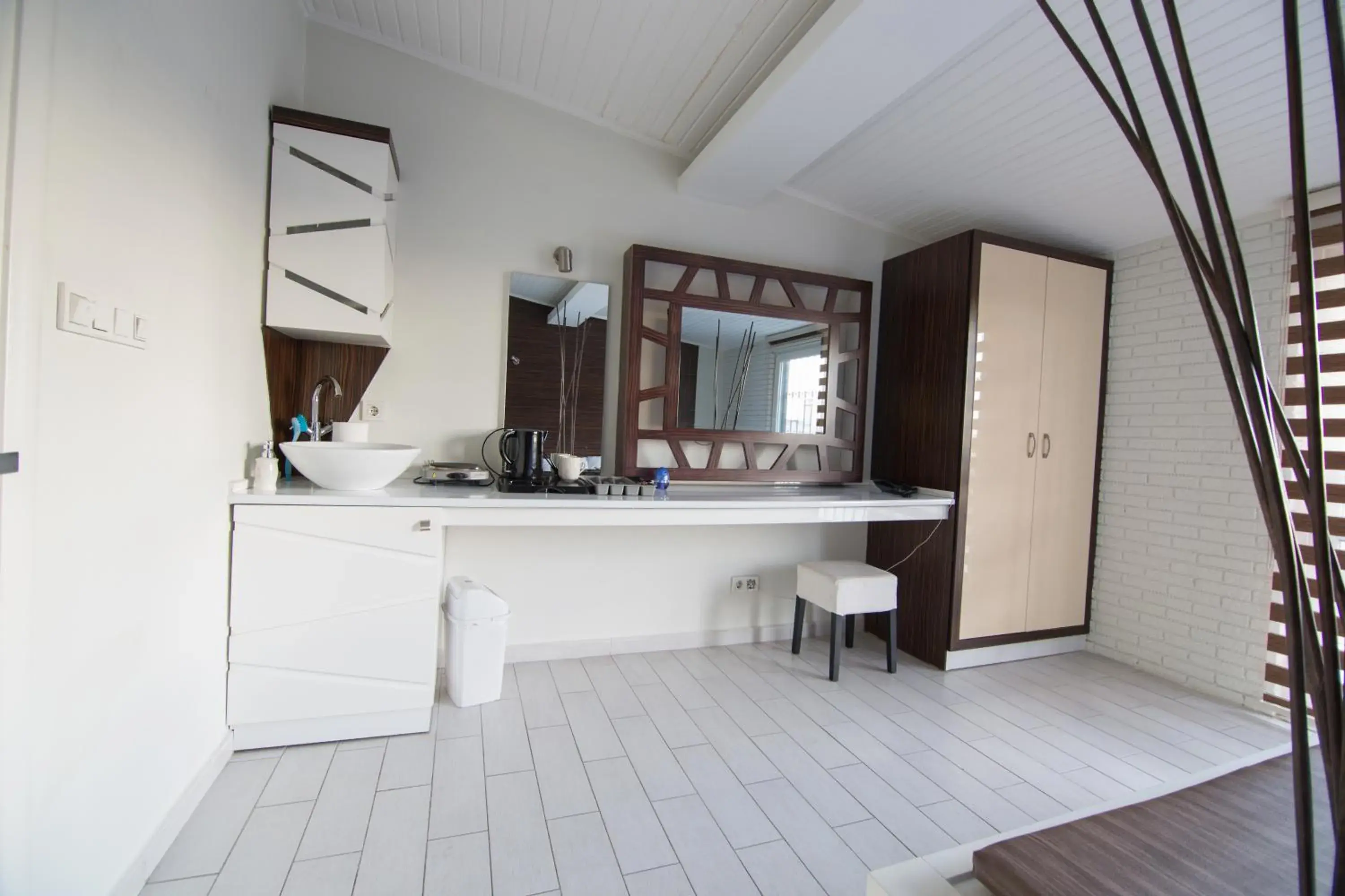 Photo of the whole room, Bathroom in Element Suites