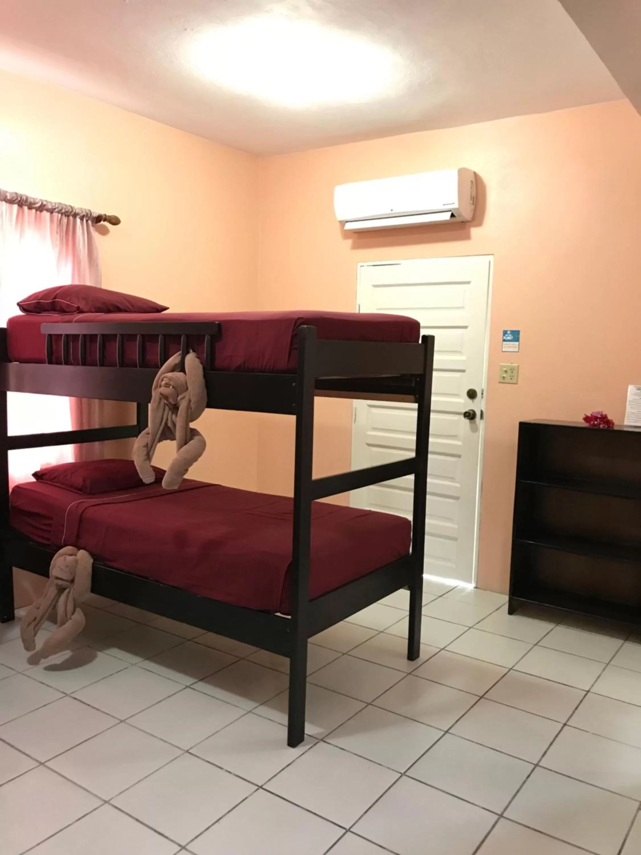 Bed in Tropical Paradise Express