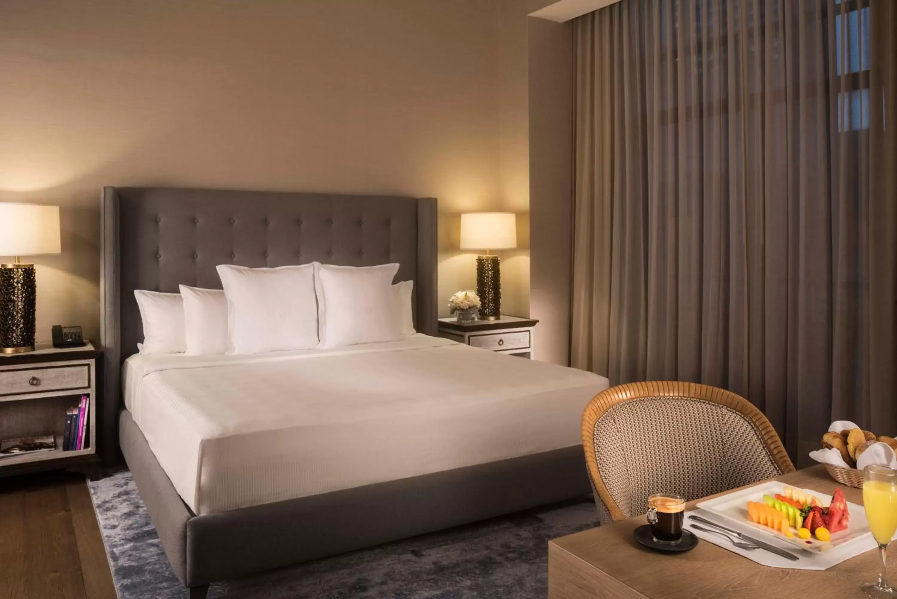 Bedroom, Bed in Hotel Marquis Reforma