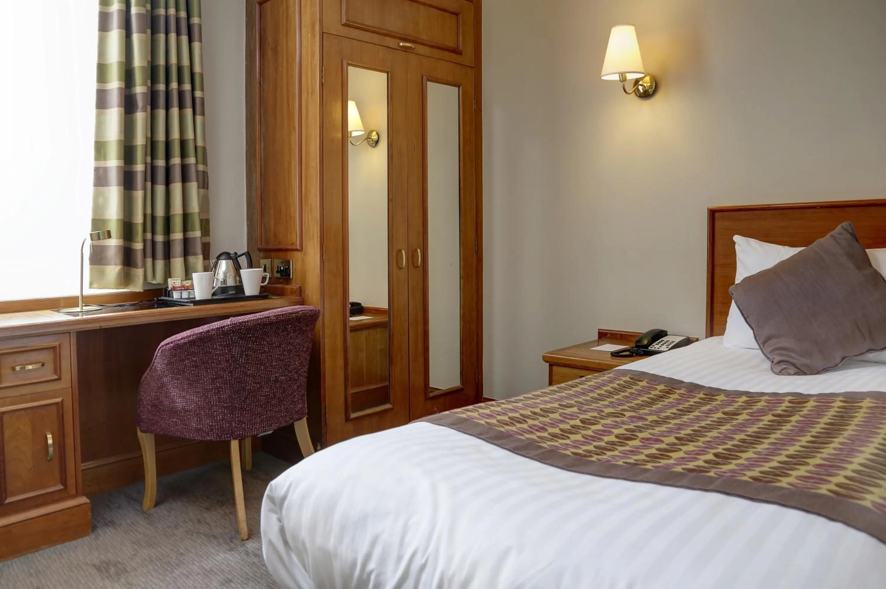 Bedroom, Bed in Best Western Plus Pinewood Manchester Airport-Wilmslow Hotel