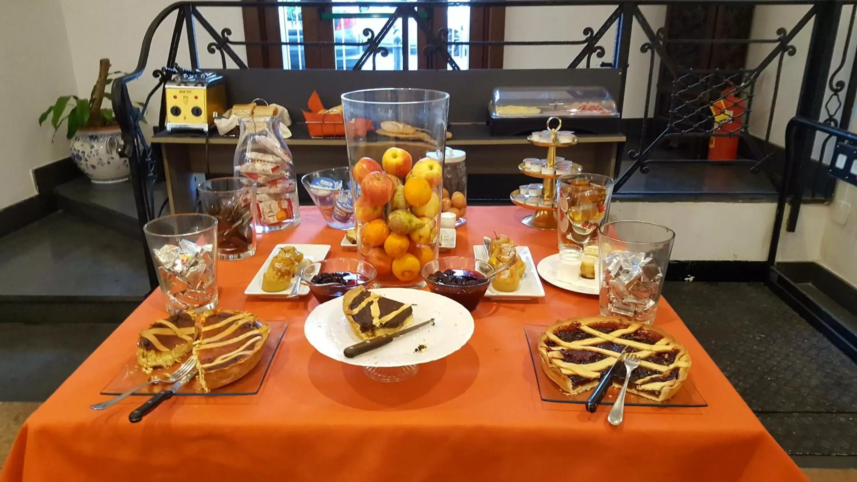 Buffet breakfast in Hotel del Real Orto Botanico