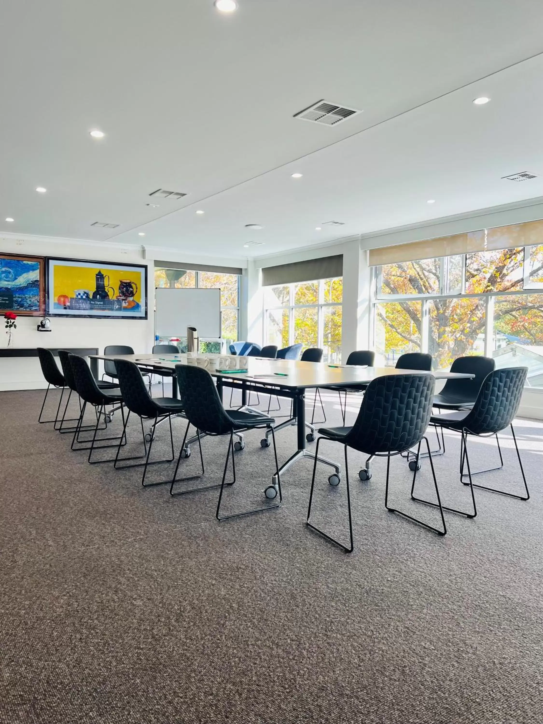 Meeting/conference room in Forrest Hotel & Apartments