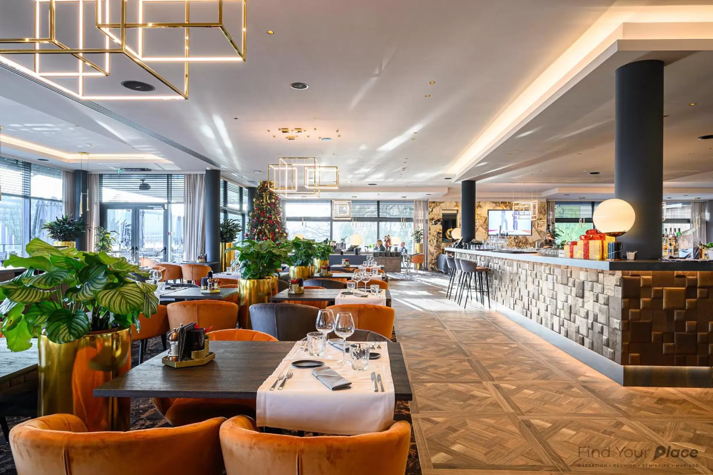 Restaurant/Places to Eat in Hotel Restaurant Van Der Valk Nivelles-Sud