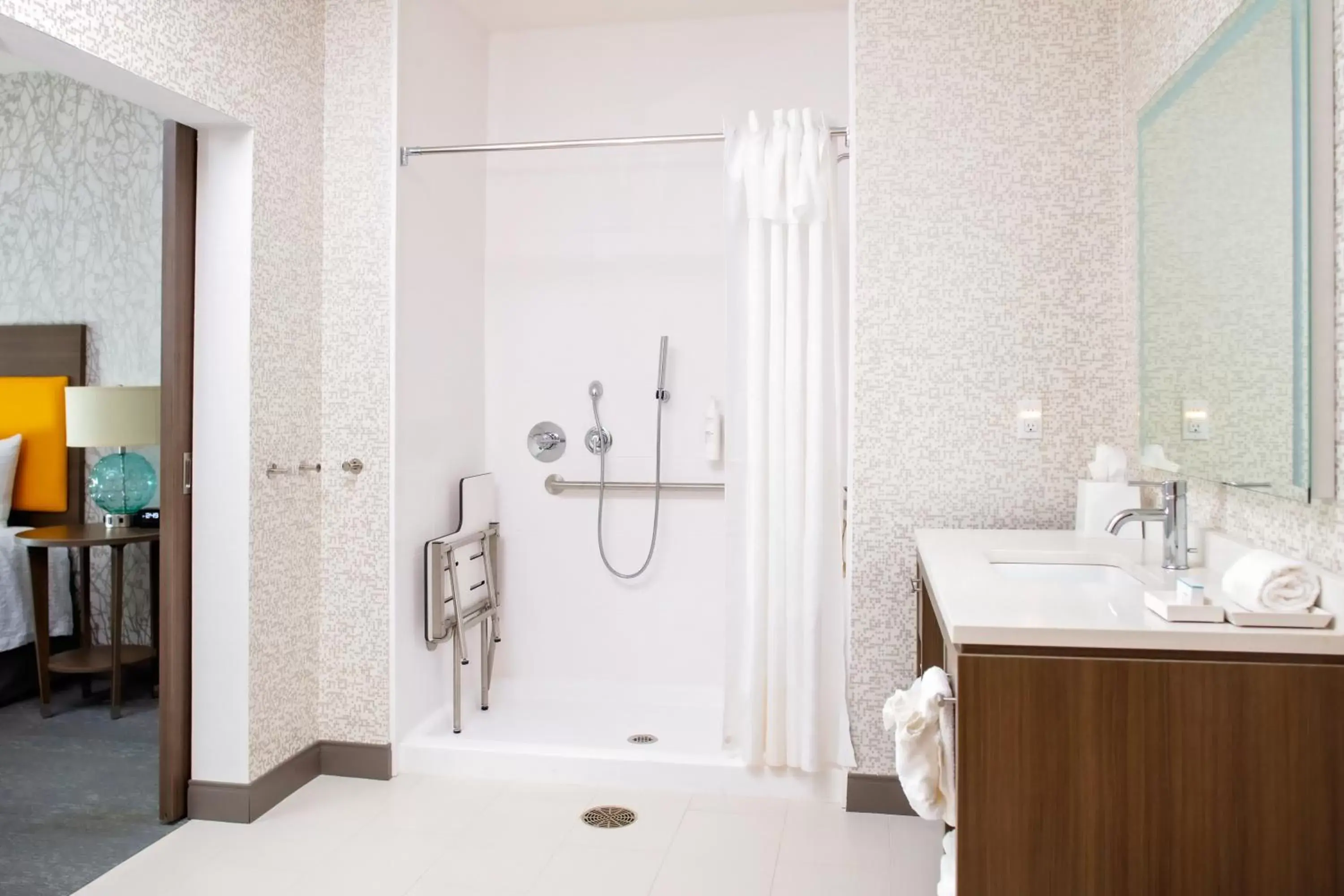 Shower, Bathroom in Home2 Suites By Hilton Baton Rouge Citiplace