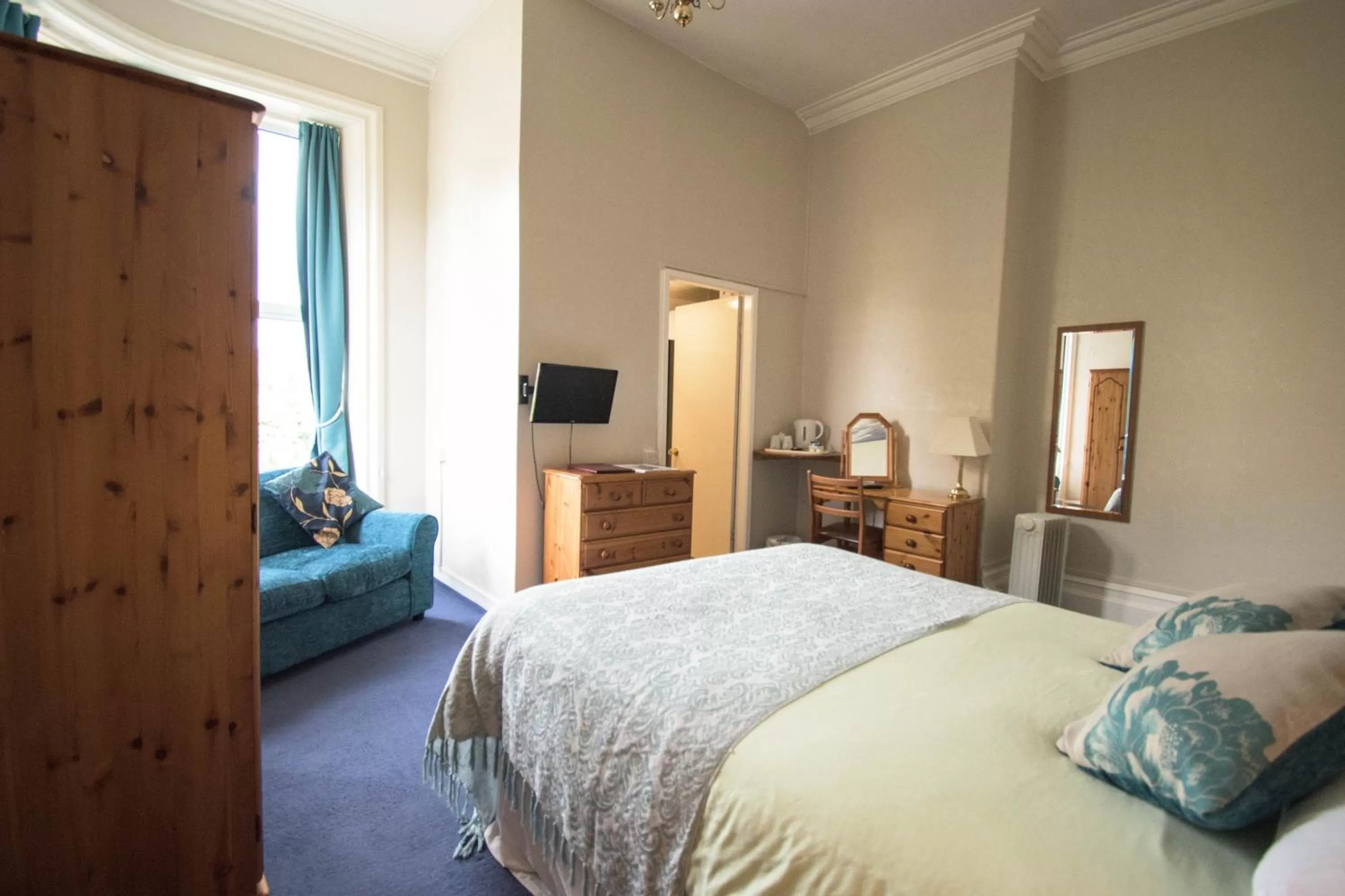 Bed in Pinegrove Hotel