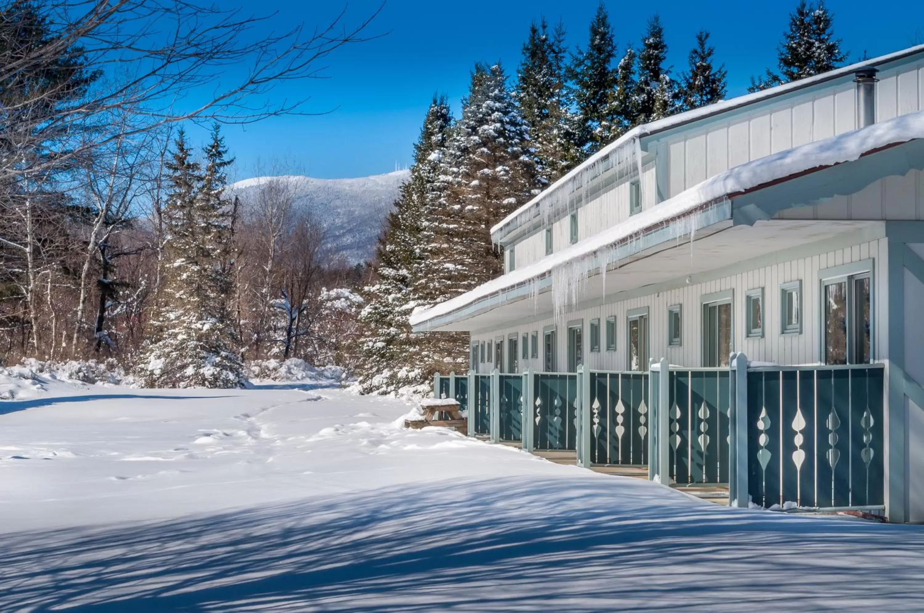 Facade/entrance, Winter in Sun & Ski Inn and Suites