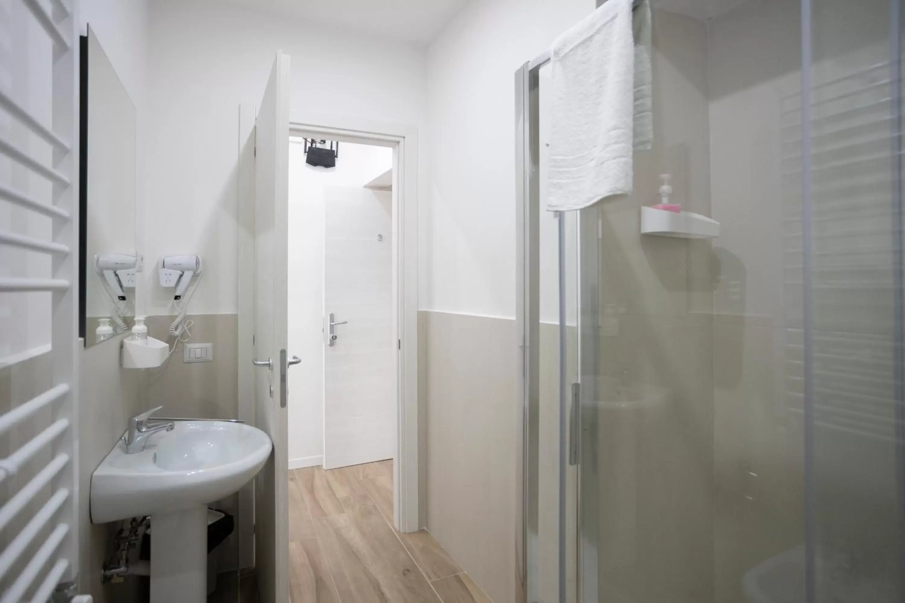 Shower, Bathroom in GIULY SUITES & ROOMS