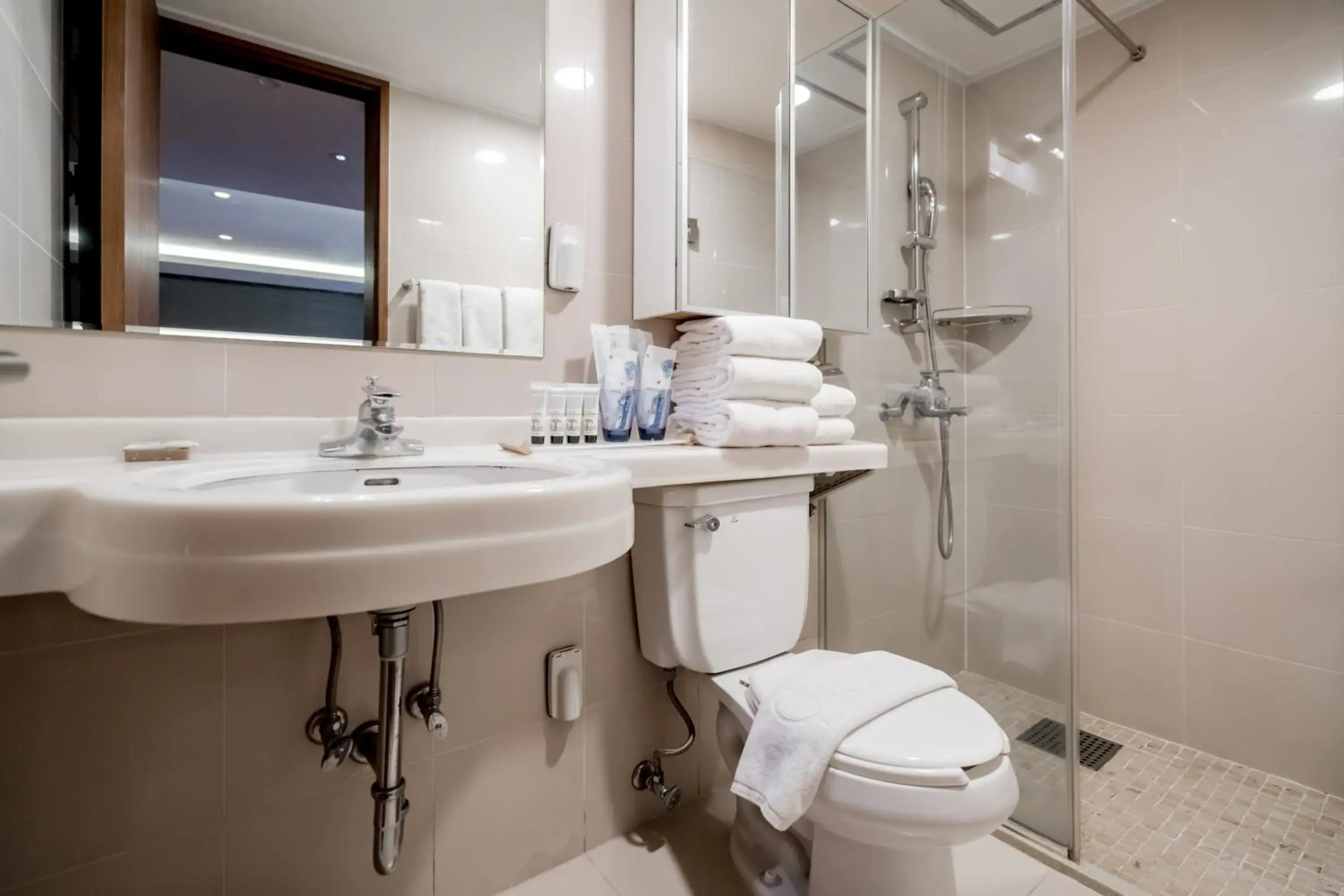 Bathroom in Oriens Hotel & Residences Myeongdong