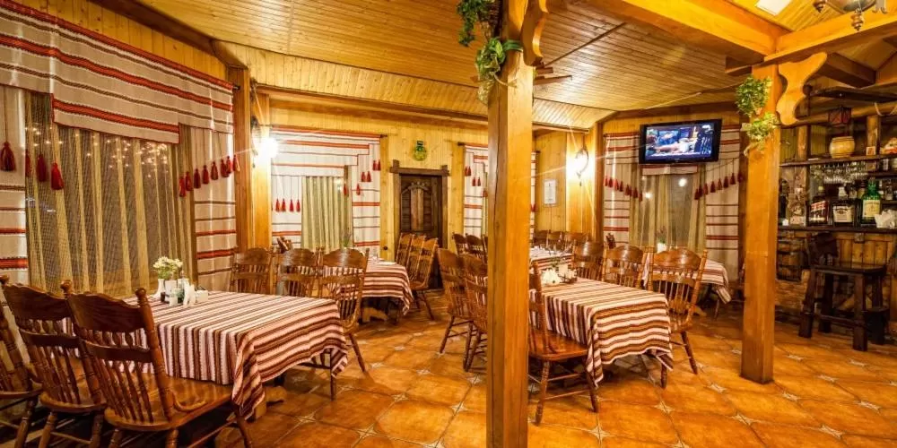 Restaurant/places to eat in Olga Deluxe