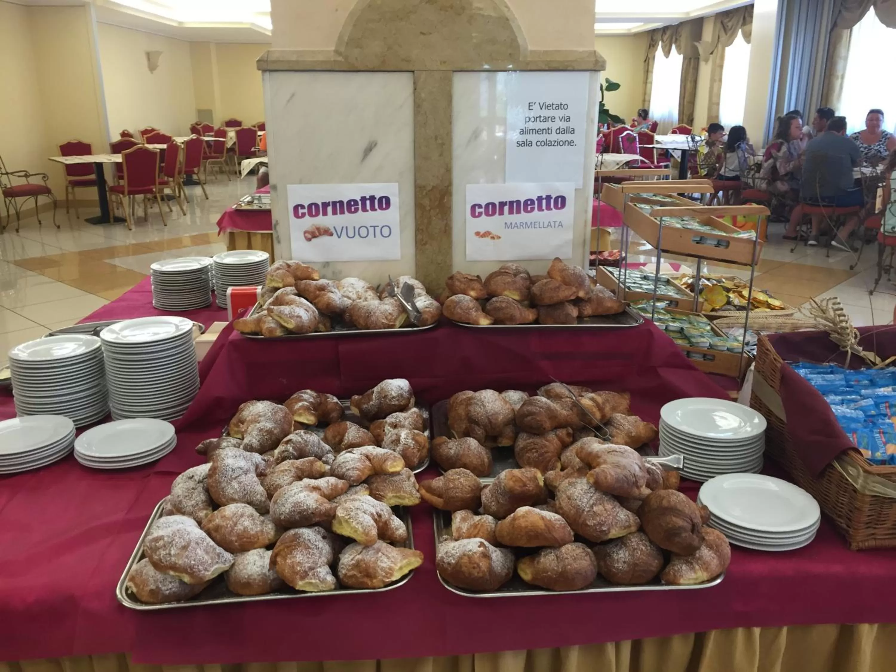 Restaurant/places to eat in Hotel Roscianum Welness SPA