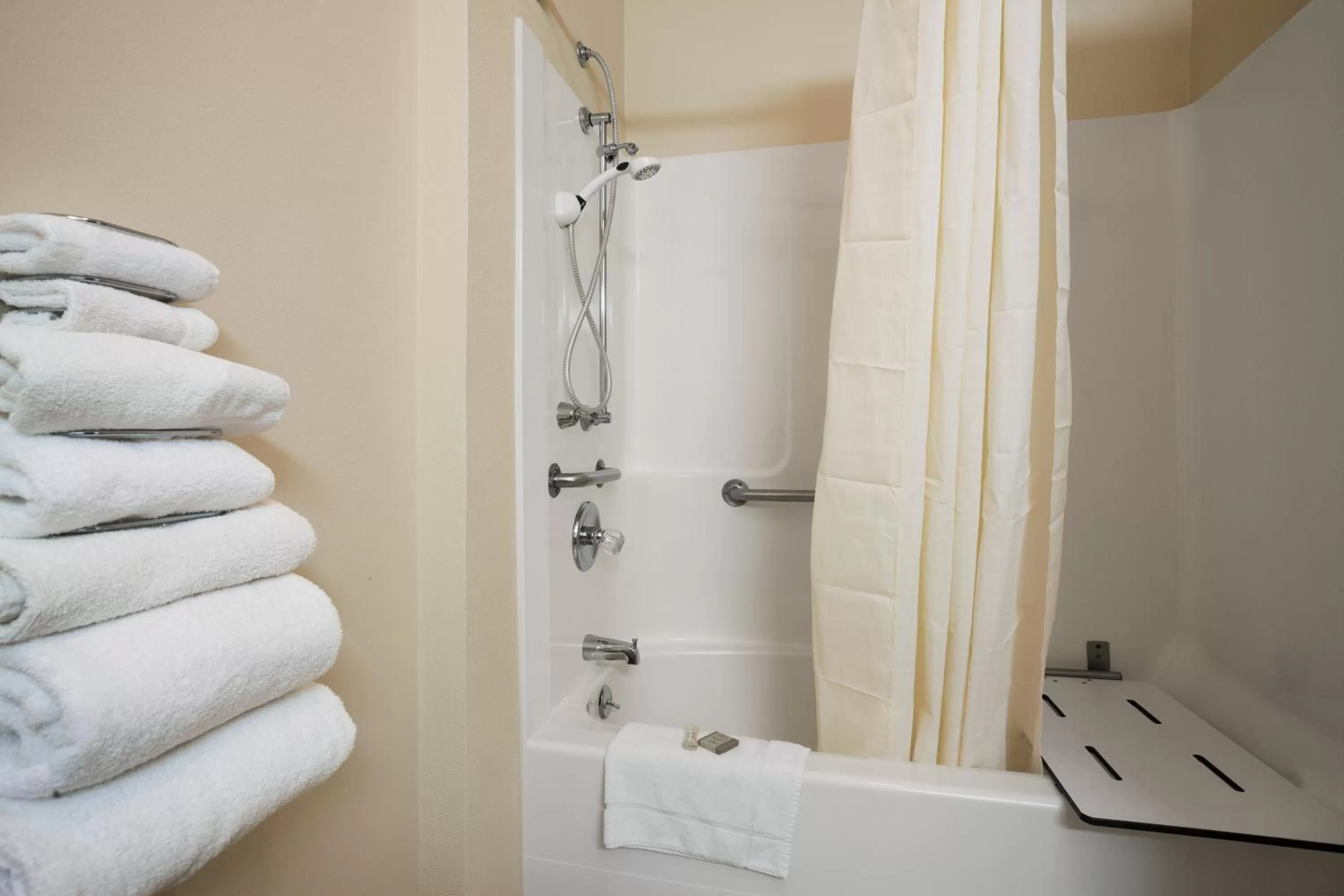 Shower in Super 8 by Wyndham Salmon