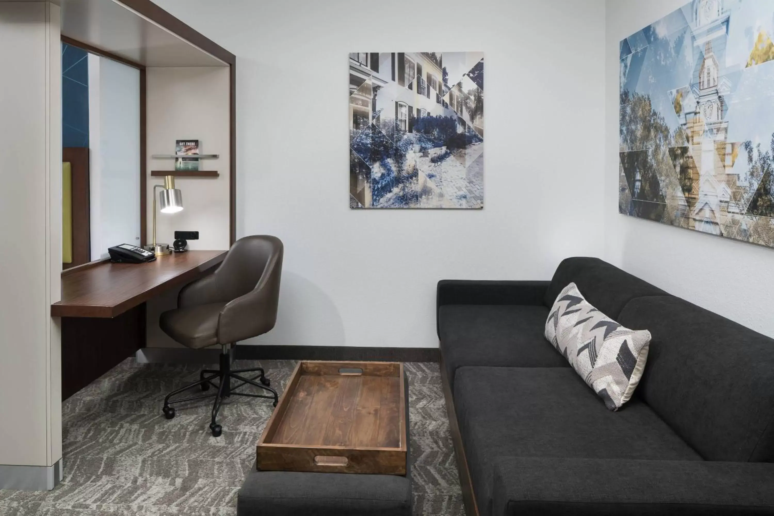 Living room, Seating Area in SpringHill Suites Alexandria Southwest