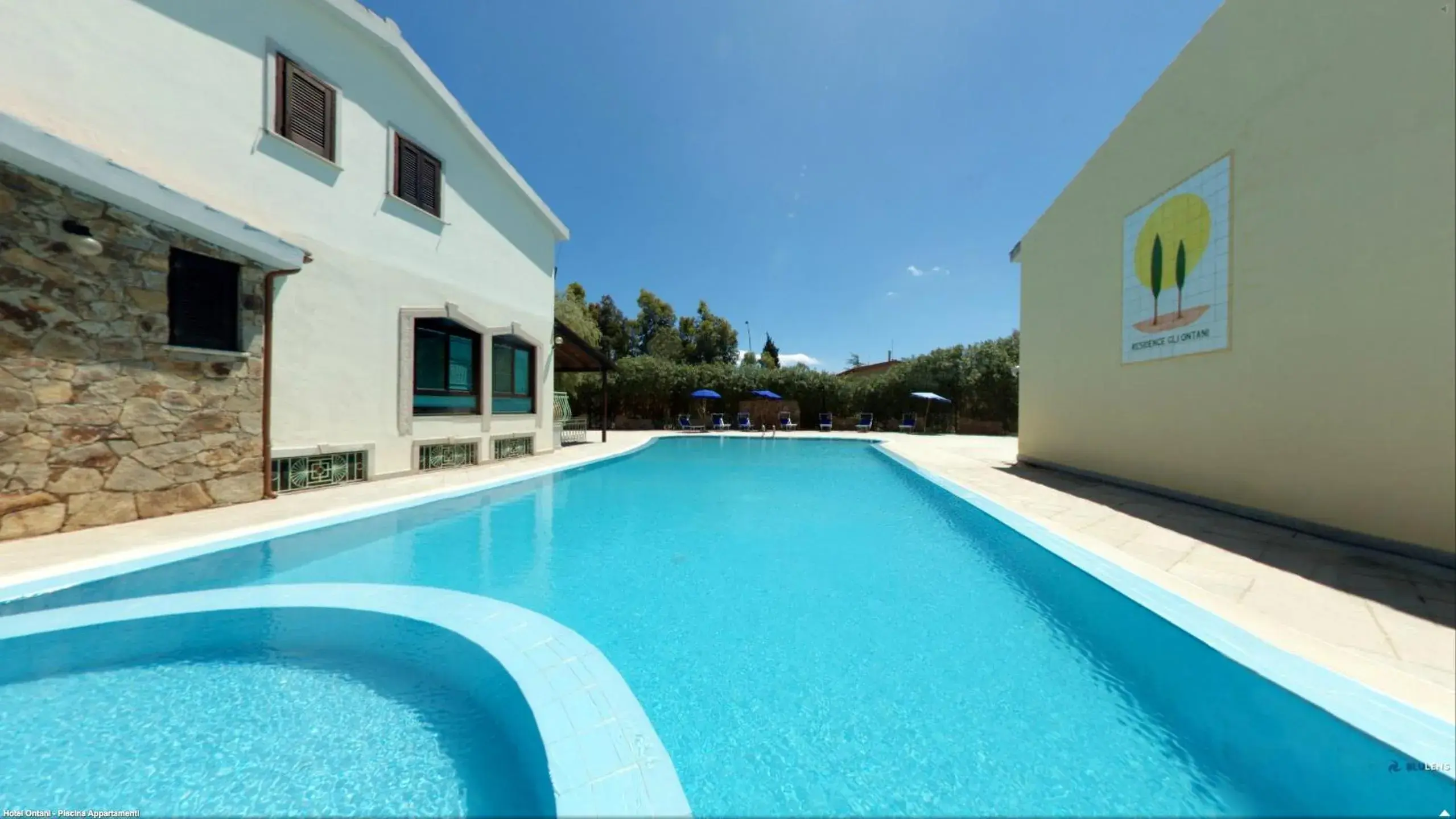 Swimming Pool in Residenza Gli Ontani