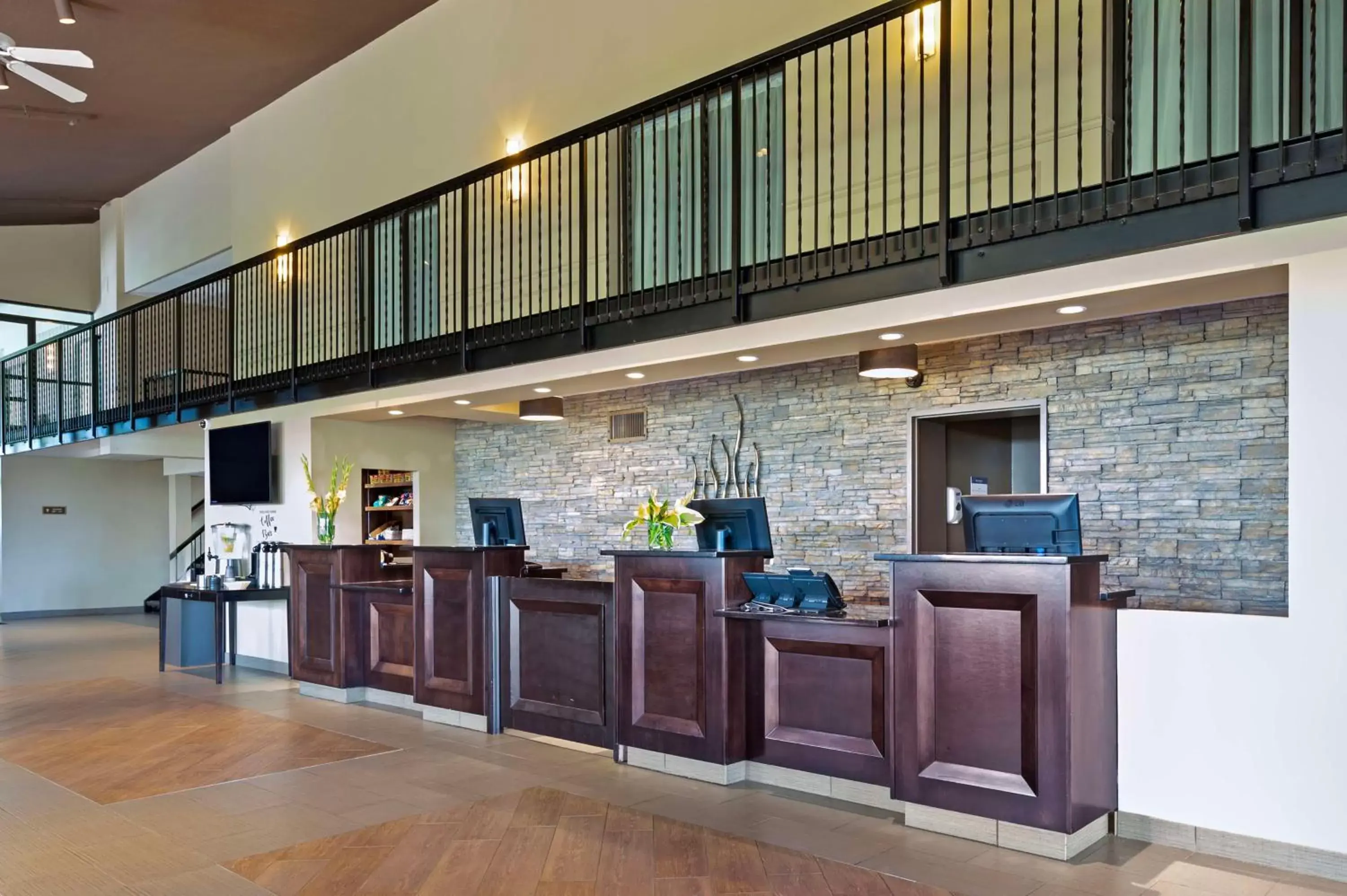 Lobby or reception, Kitchen/Kitchenette in Best Western Pembroke Inn & Conference Centre