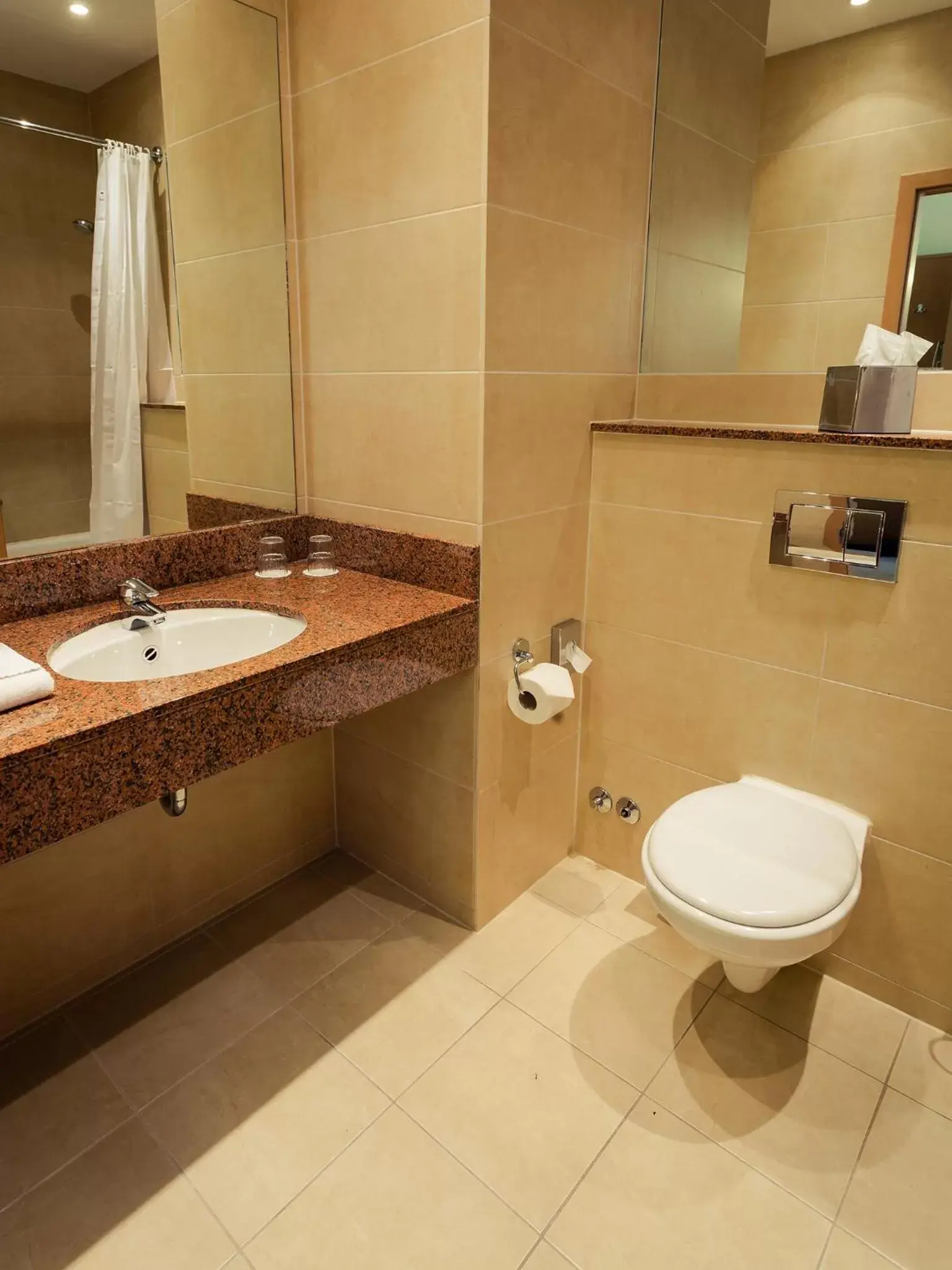 Bathroom in Great National Hotel Ballina