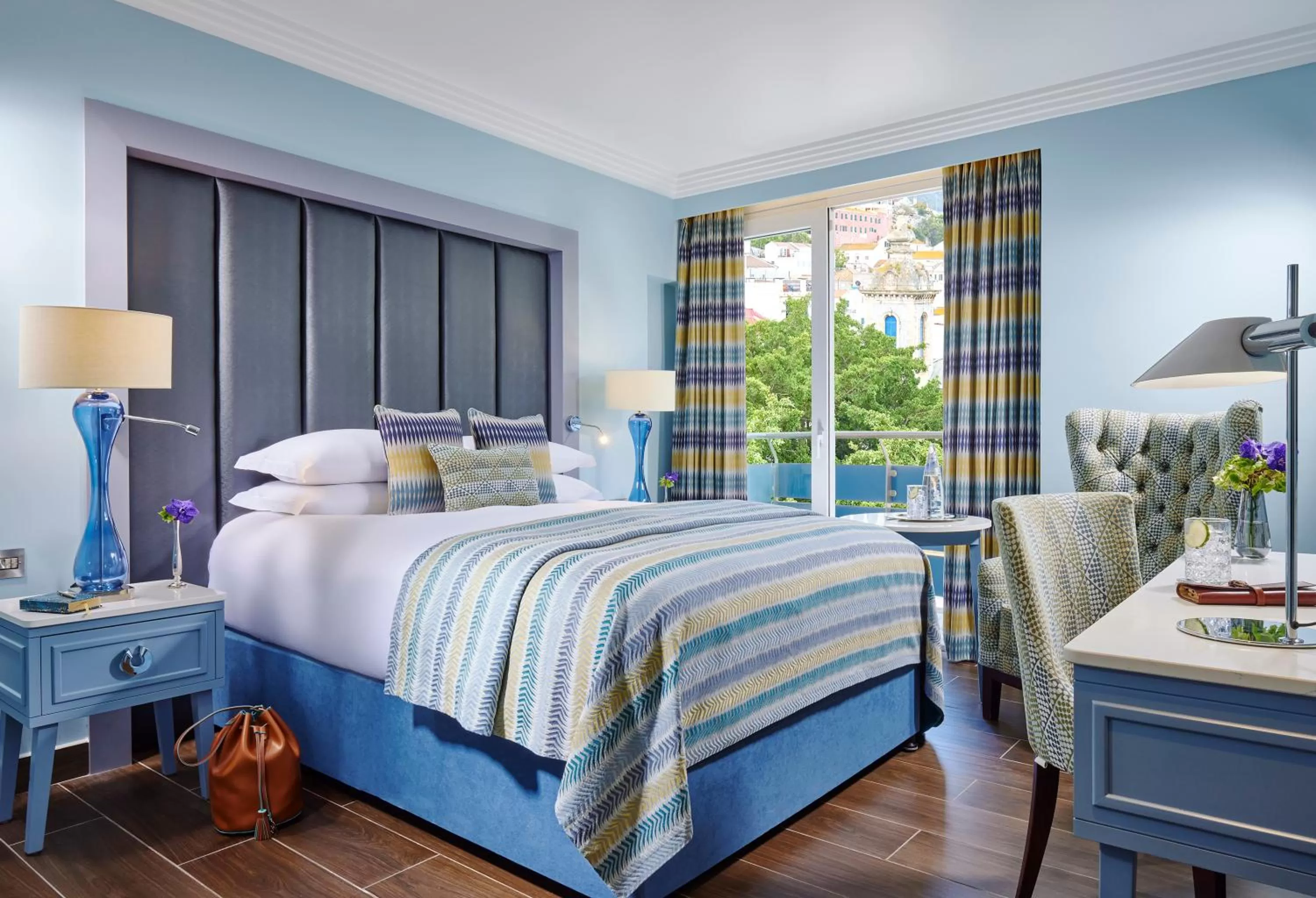 Bed in The Eliott Hotel