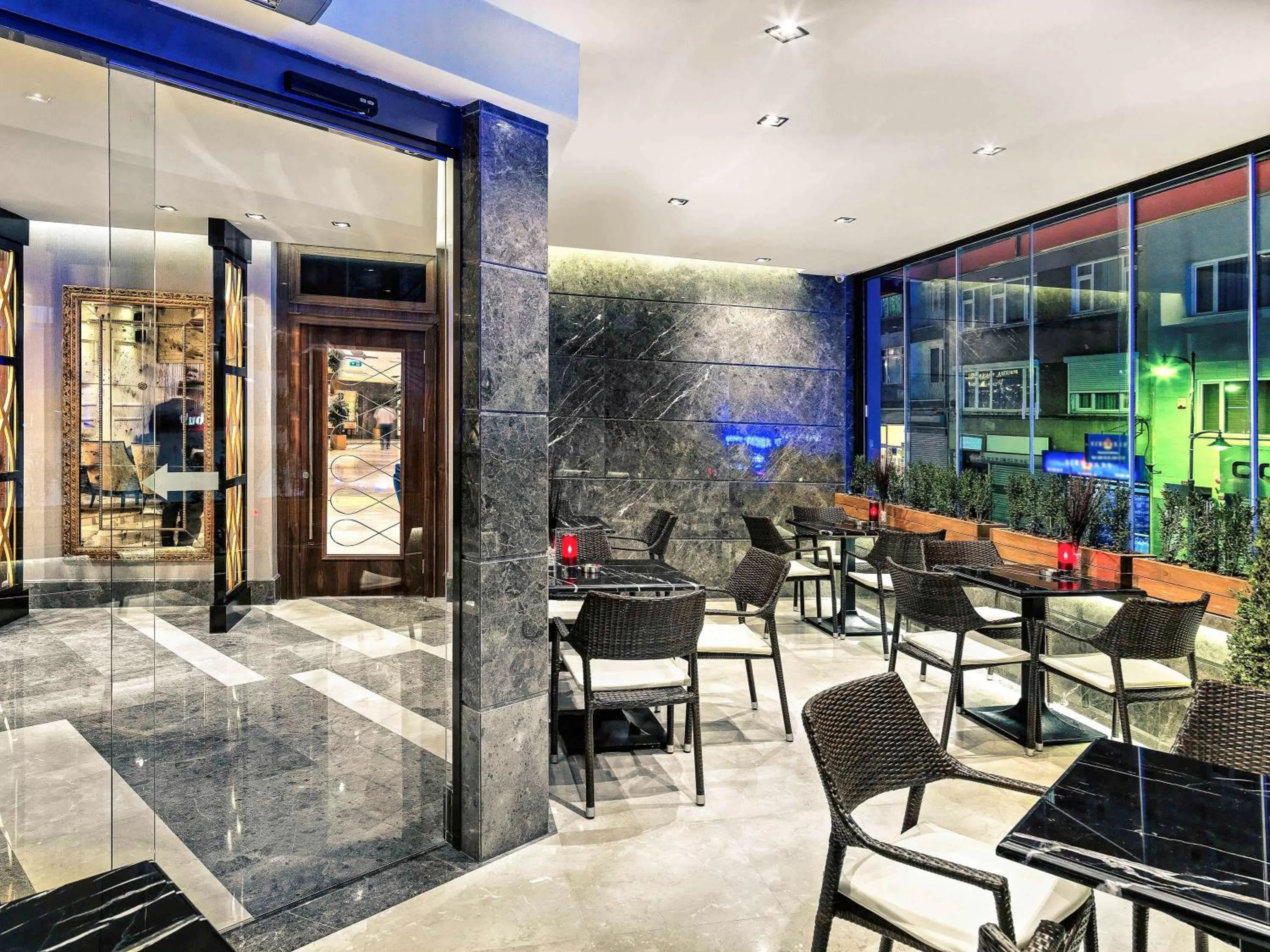 Restaurant/places to eat in Mercure Istanbul Bomonti
