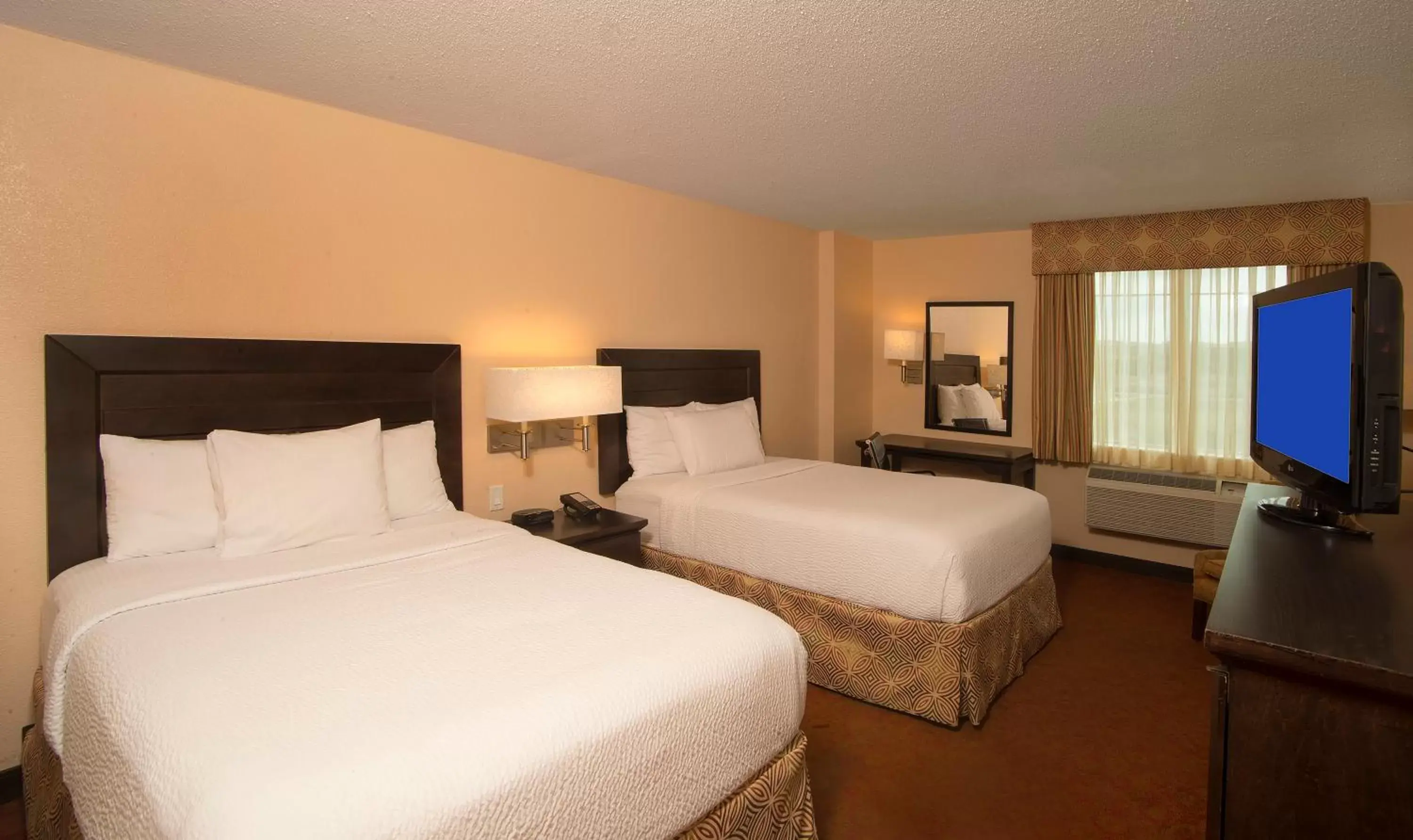Photo of the whole room, Bed in La Quinta by Wyndham San Antonio Medical Ctr. NW
