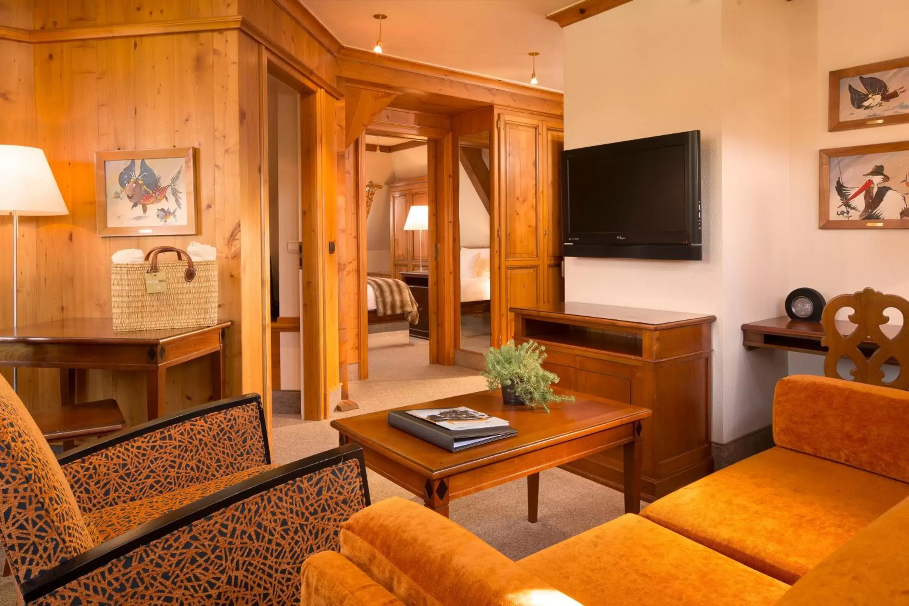 Photo of the whole room, Seating Area in Le Parc Hôtel Obernai & Yonaguni Spa