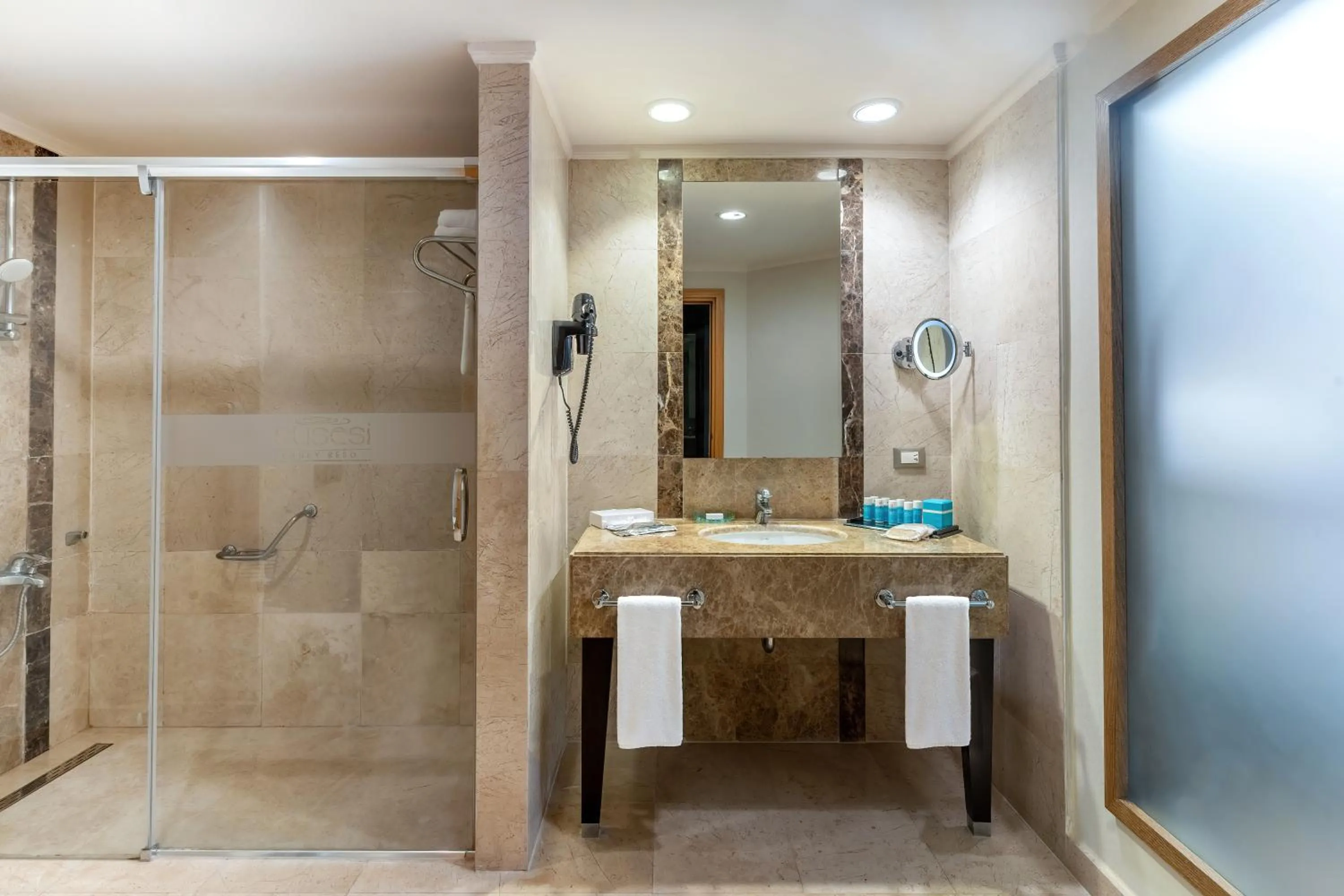 Shower in Susesi Luxury Resort