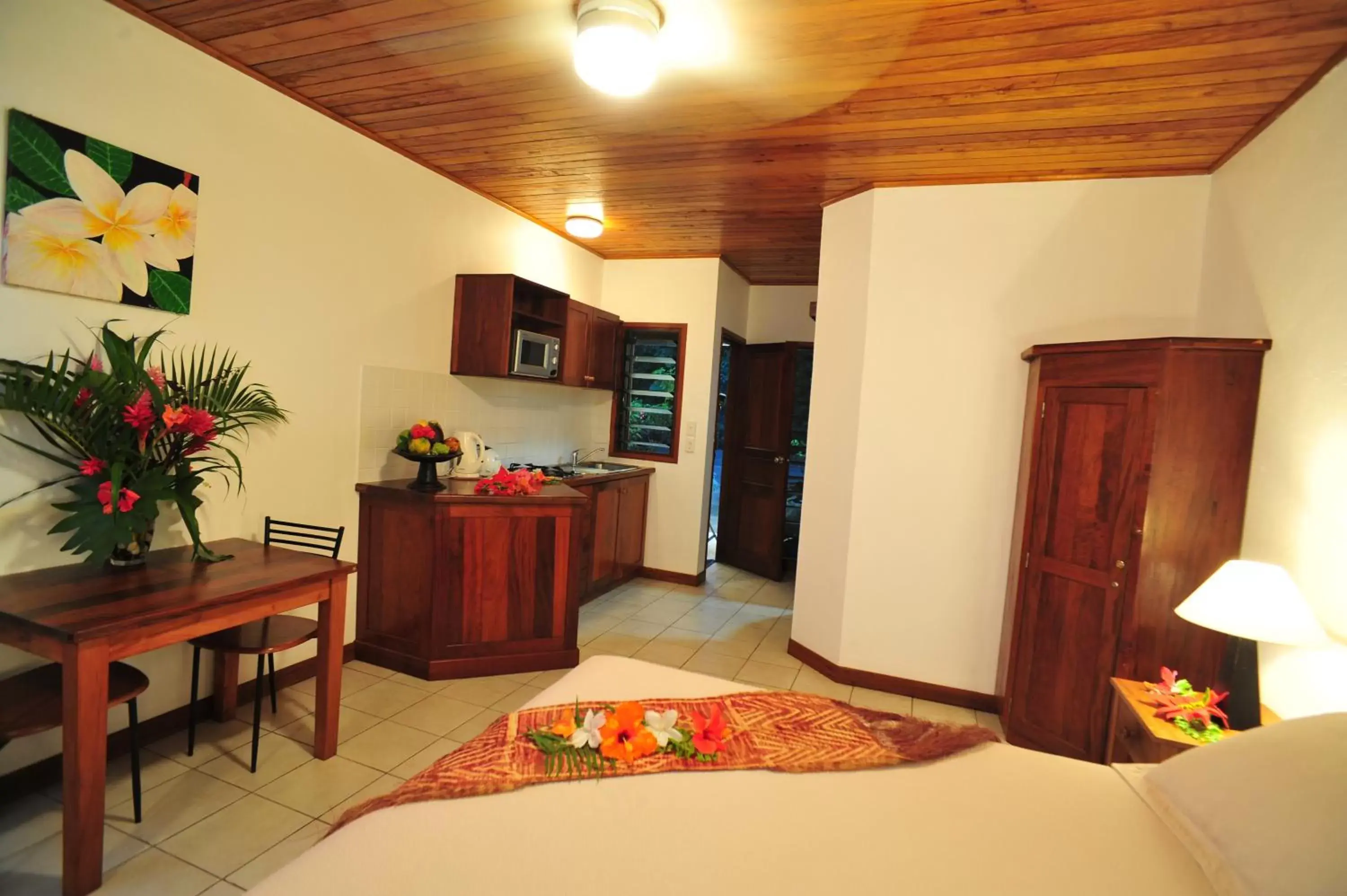 Bedroom, TV/Entertainment Center in Poppy's on the Lagoon