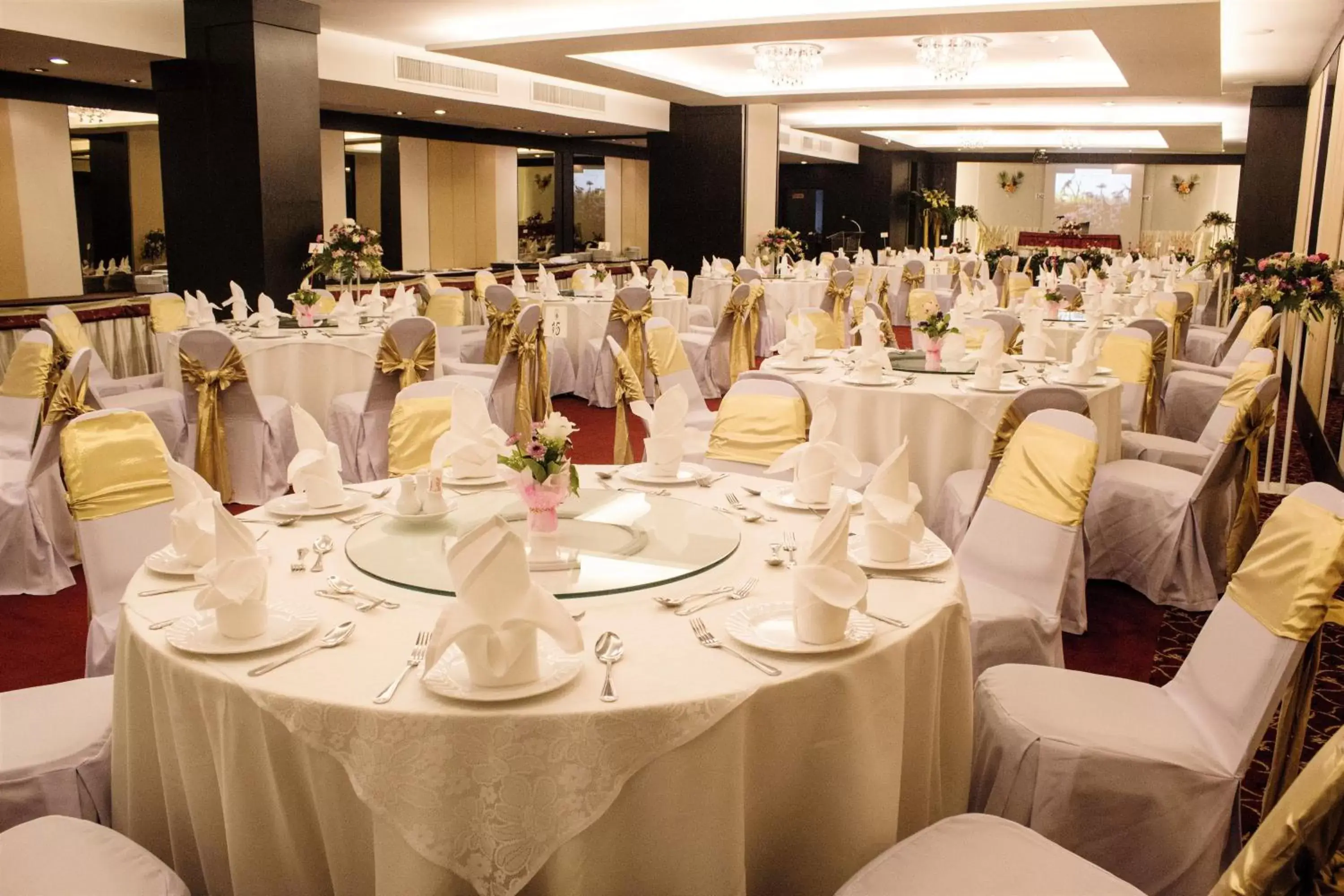 Business facilities, Banquet Facilities in Nouvo City Hotel