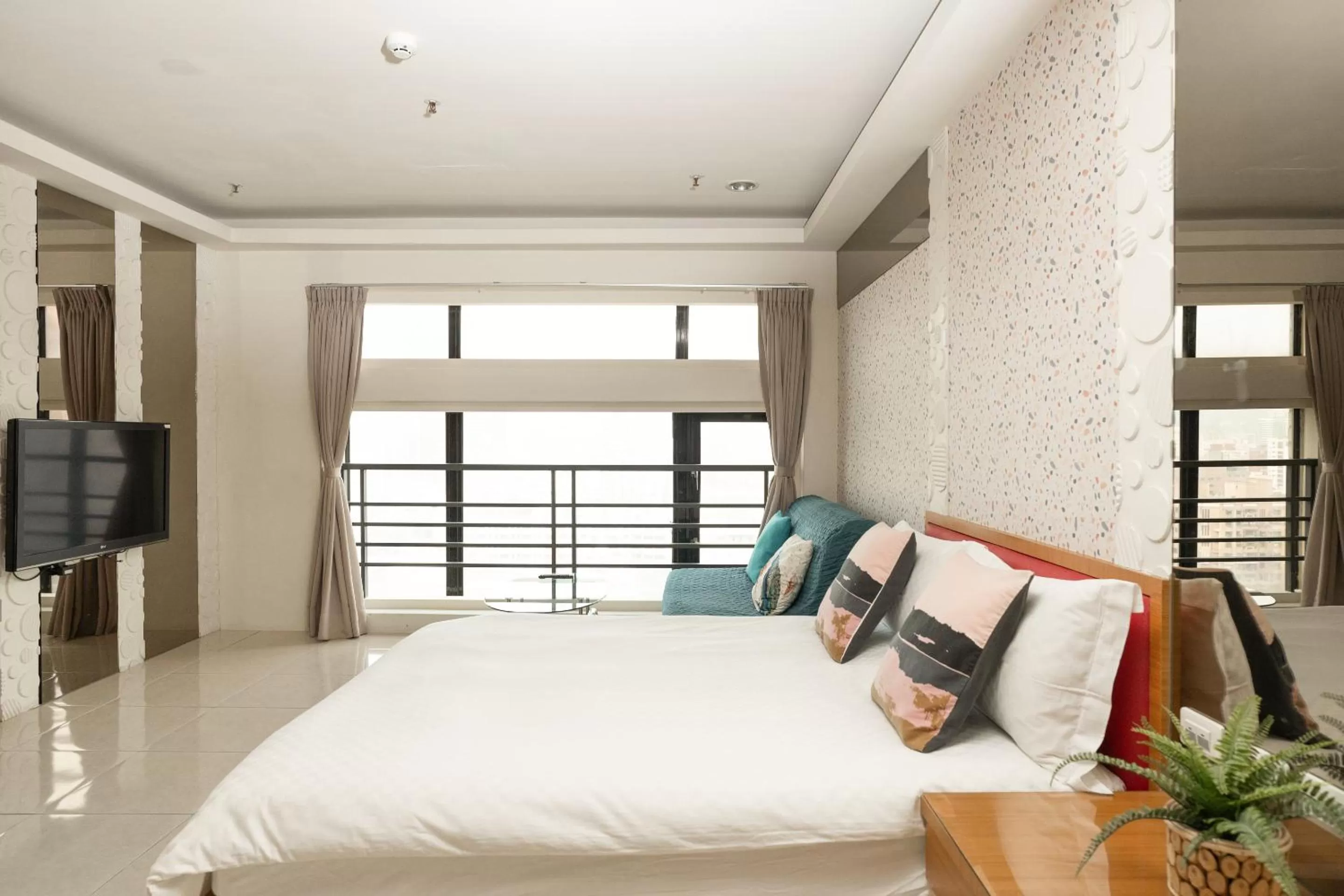 Deluxe Double Room in LJ Hotel