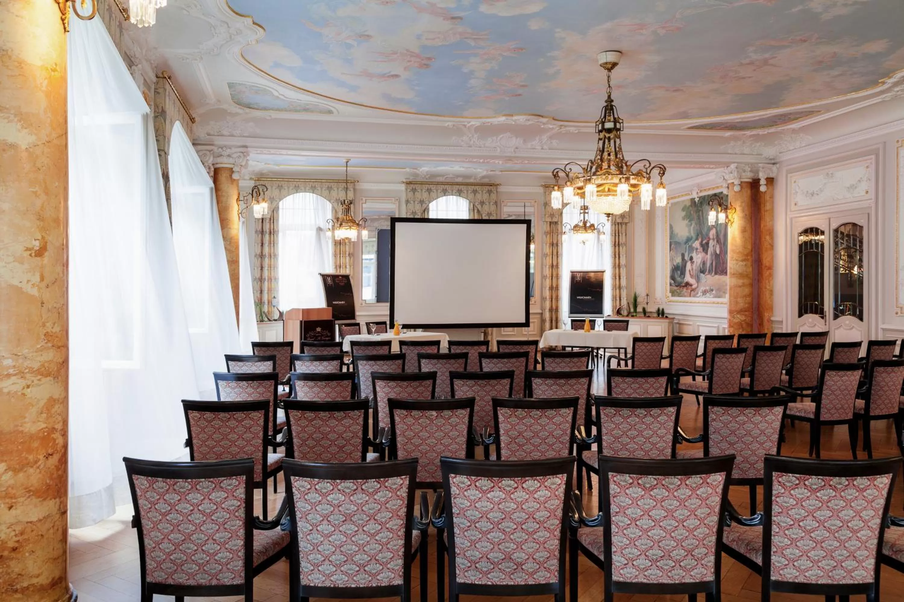 Business facilities in Royal St. Georges Hotel Interlaken - MGallery Collection