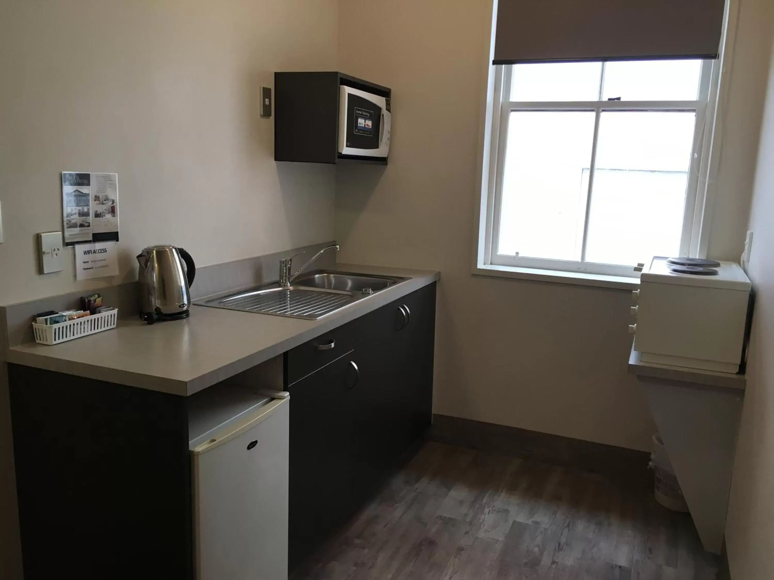 Kitchen or kitchenette, Kitchen/Kitchenette in Motel on Carroll