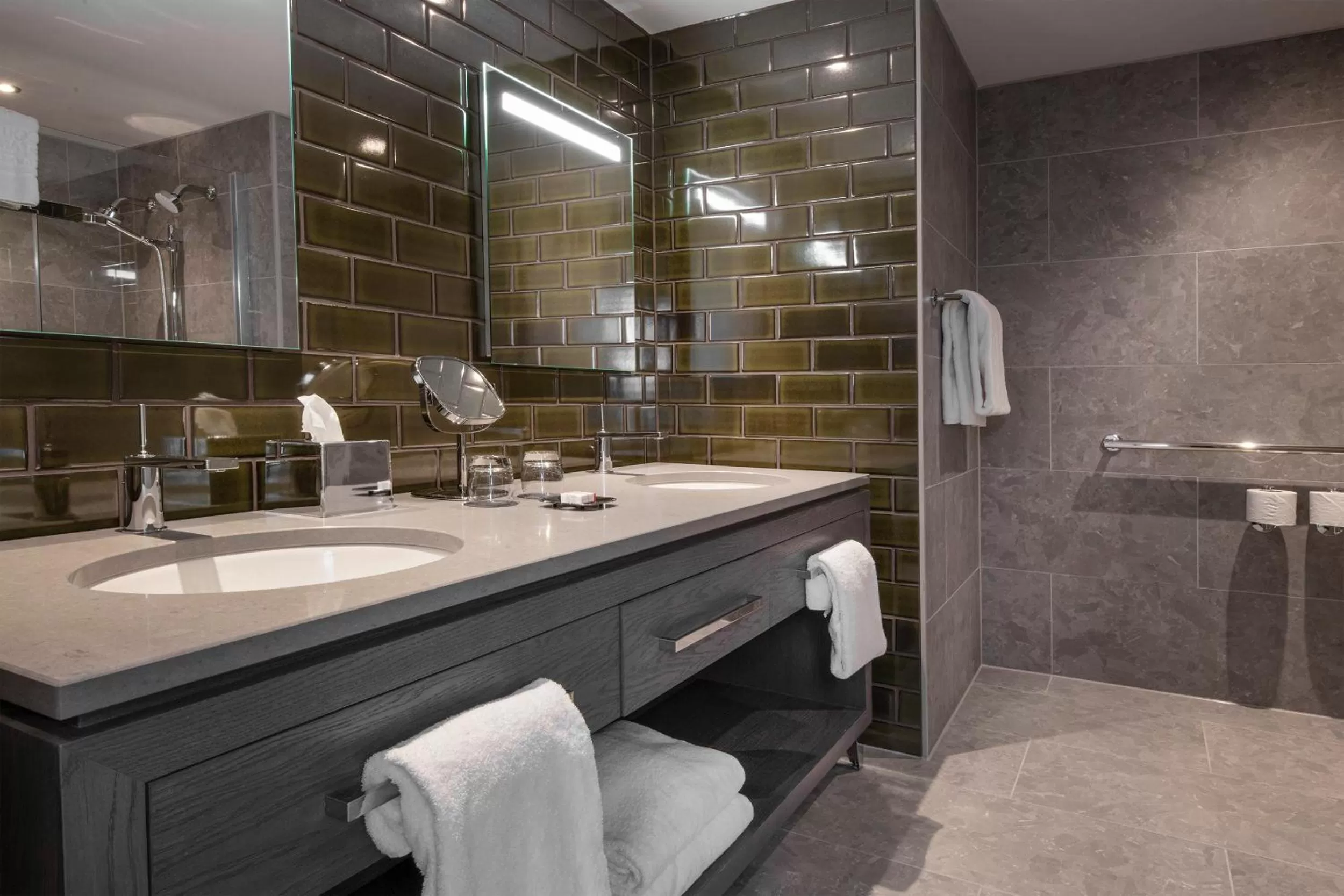 Shower in Old Course Hotel St Andrews