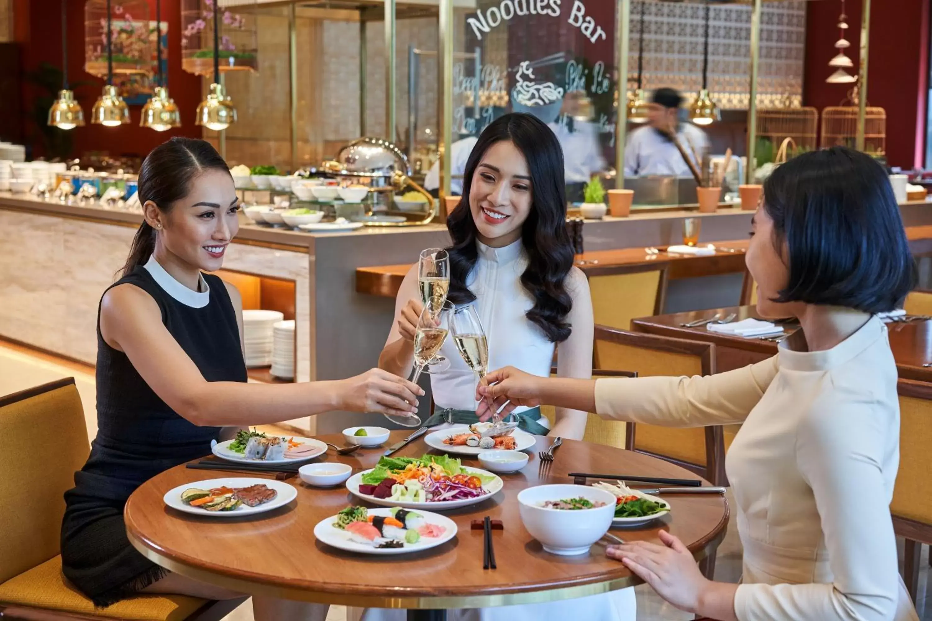 Restaurant/places to eat in Sheraton Saigon Hotel & Towers