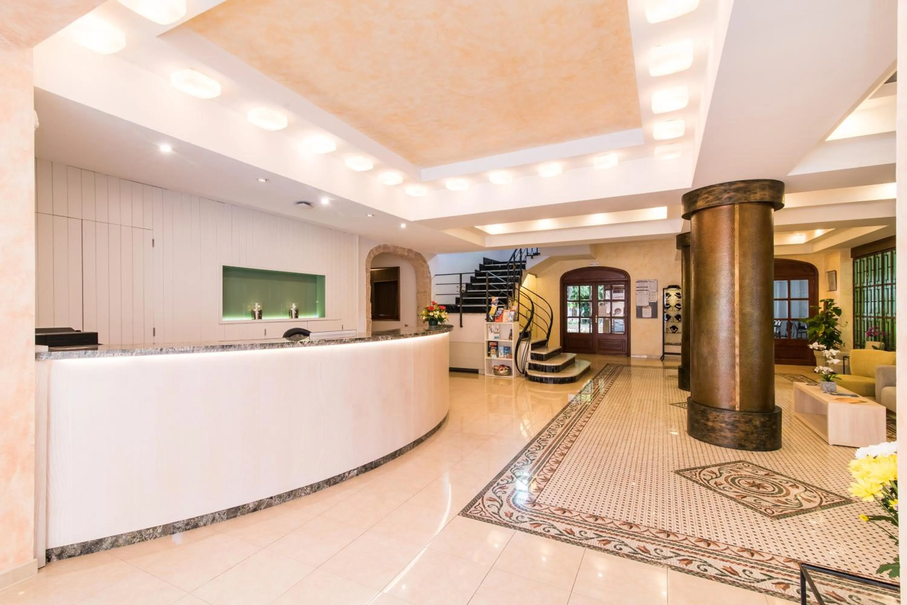 Lobby or reception in Hotel Baviera