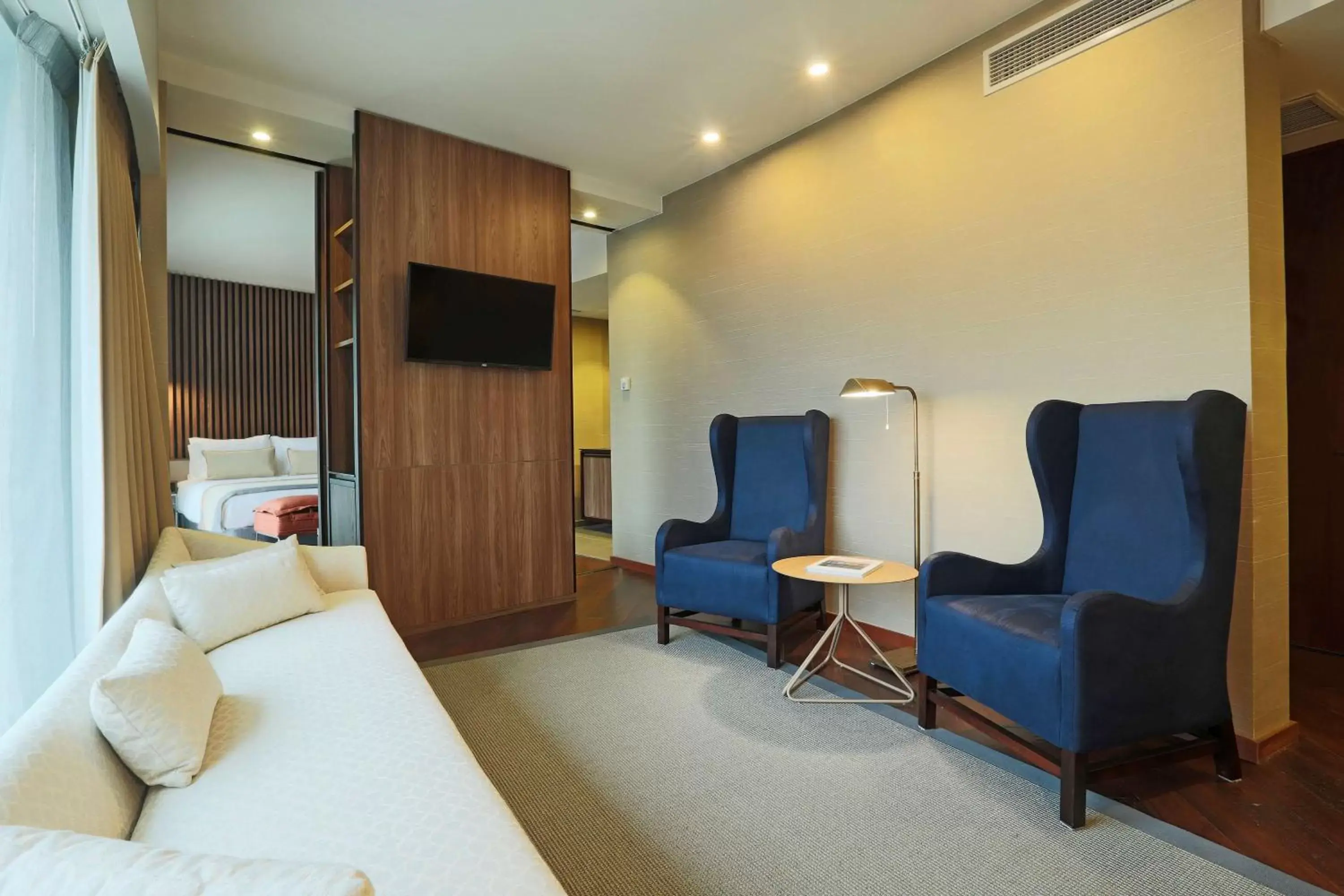 Living room, Seating Area in DoubleTree by Hilton Santiago Kennedy, Chile