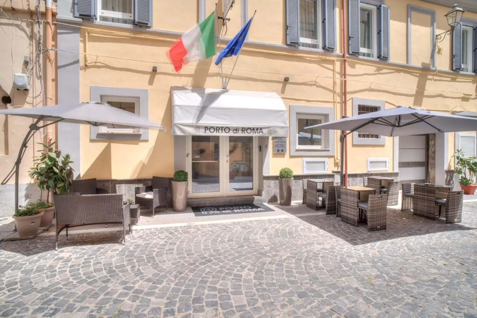 Facade/entrance in Hotel Porto Di Roma