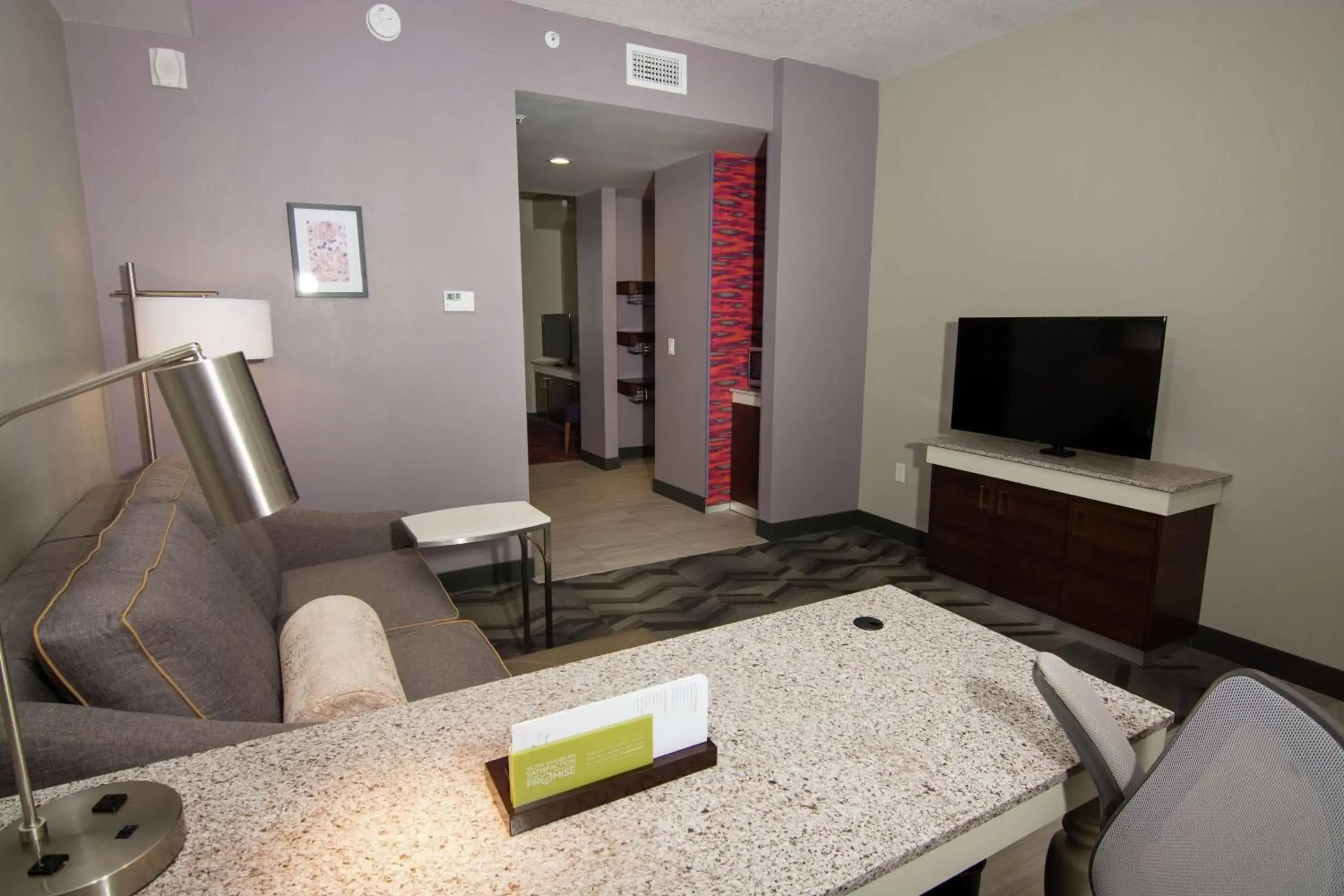 Bedroom, Seating Area in Hilton Garden Inn Tampa Suncoast Parkway
