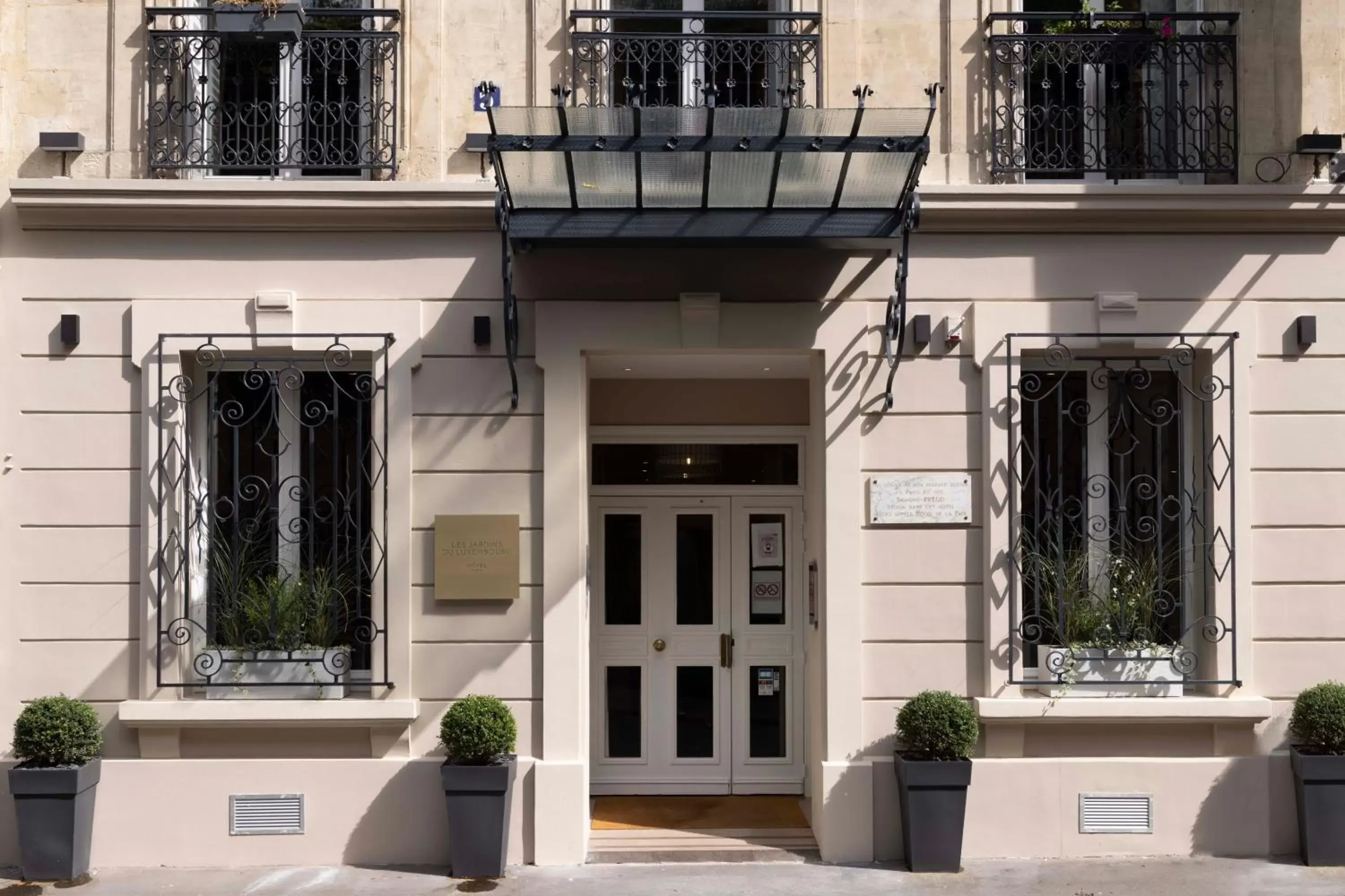 Facade/entrance, Property Building in Les Jardins Du Luxembourg