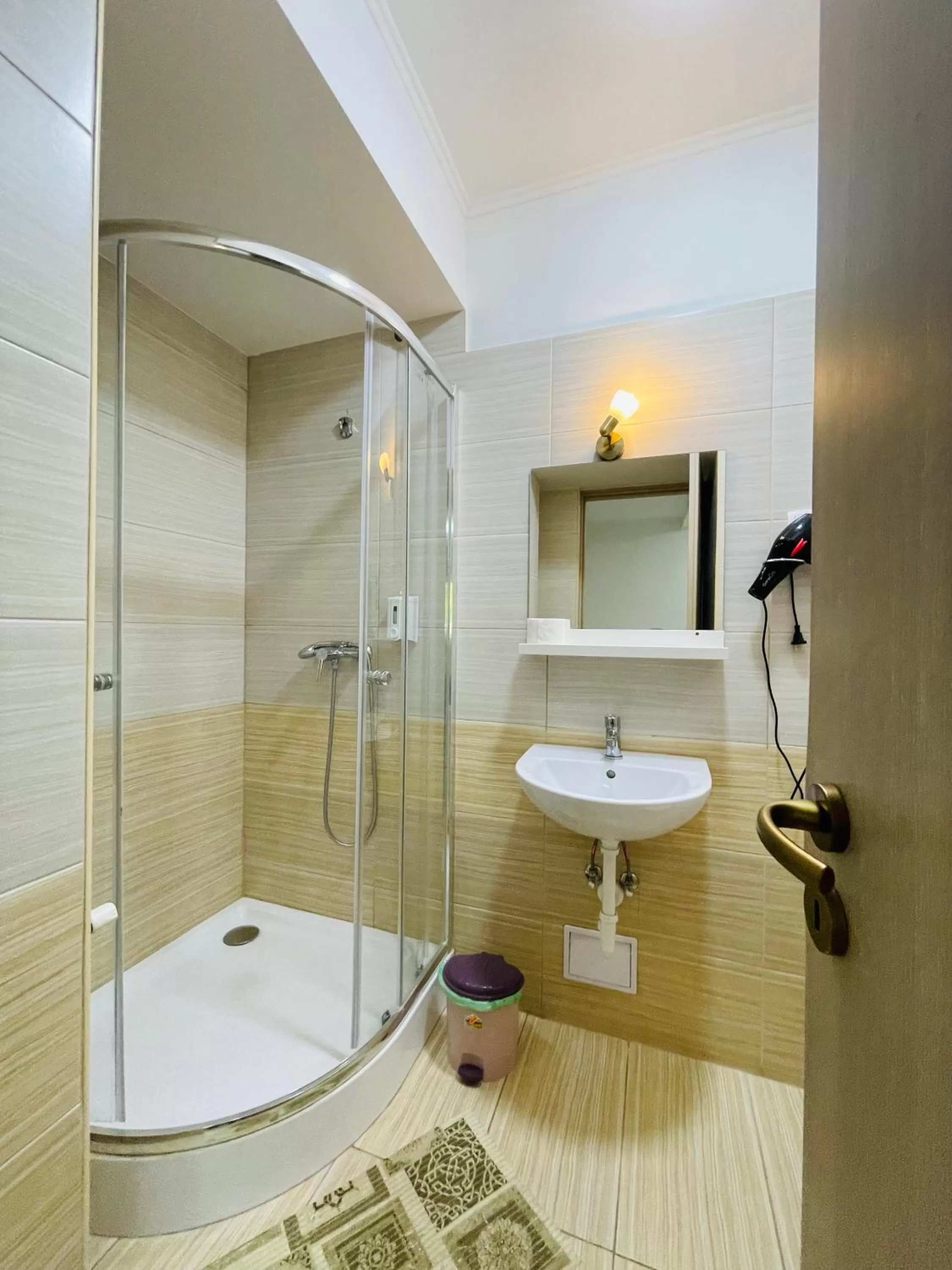 Bathroom in Easy Star Hotel