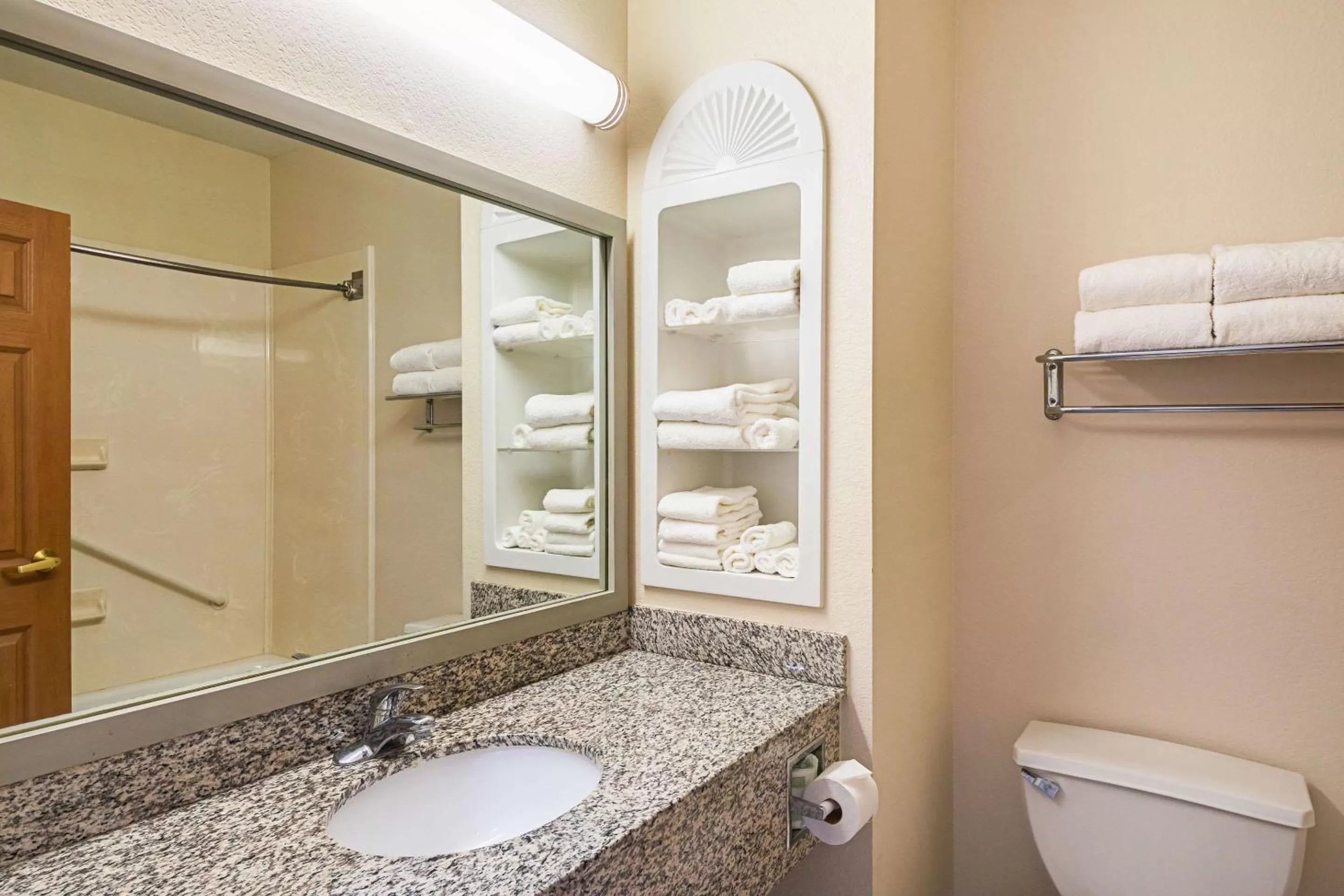 Photo of the whole room in Quality Inn & Suites Lampasas