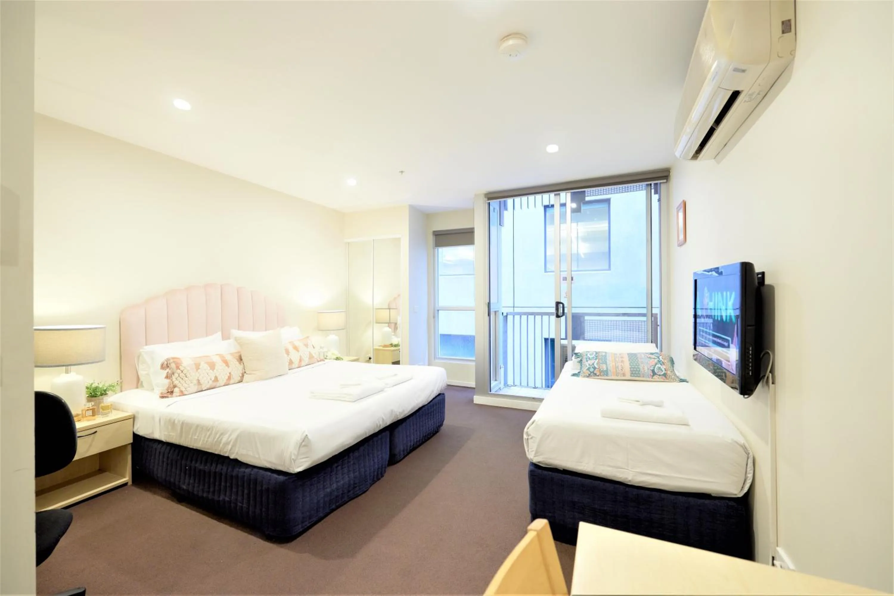 Deluxe King Apartment in Arrow on Swanston