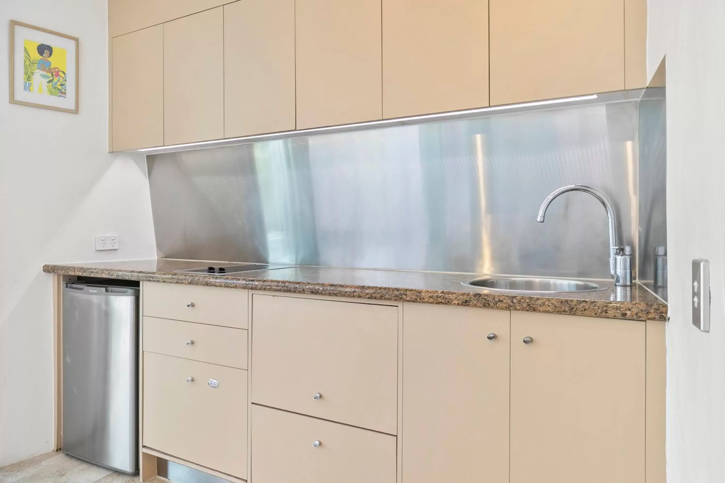 Kitchen/Kitchenette in Noosa Blue Resort