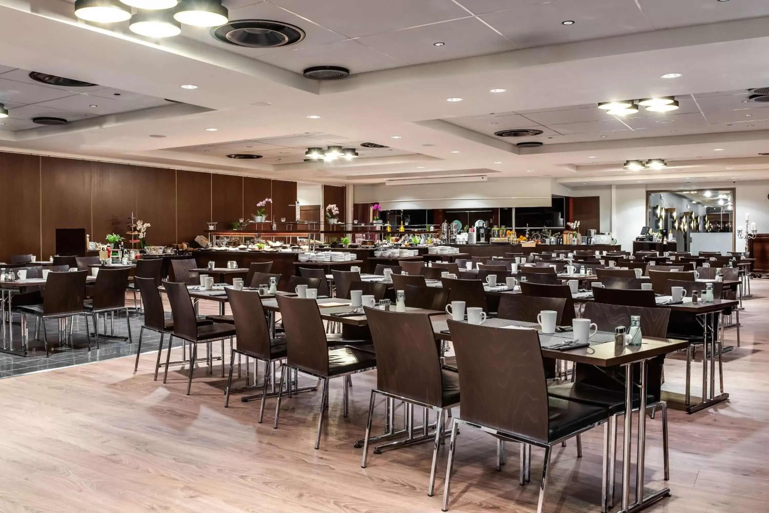 Restaurant/Places to Eat in Radisson Blu Hotel, Oulu