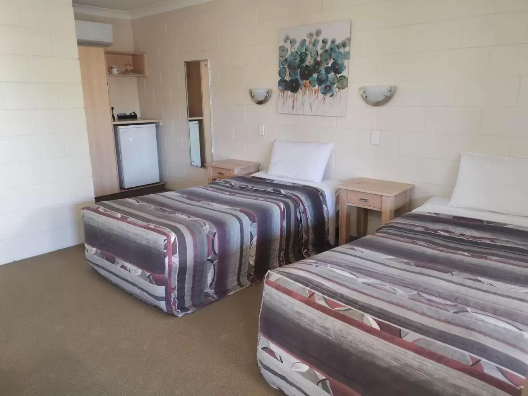 Bed in Nambour Lodge Motel