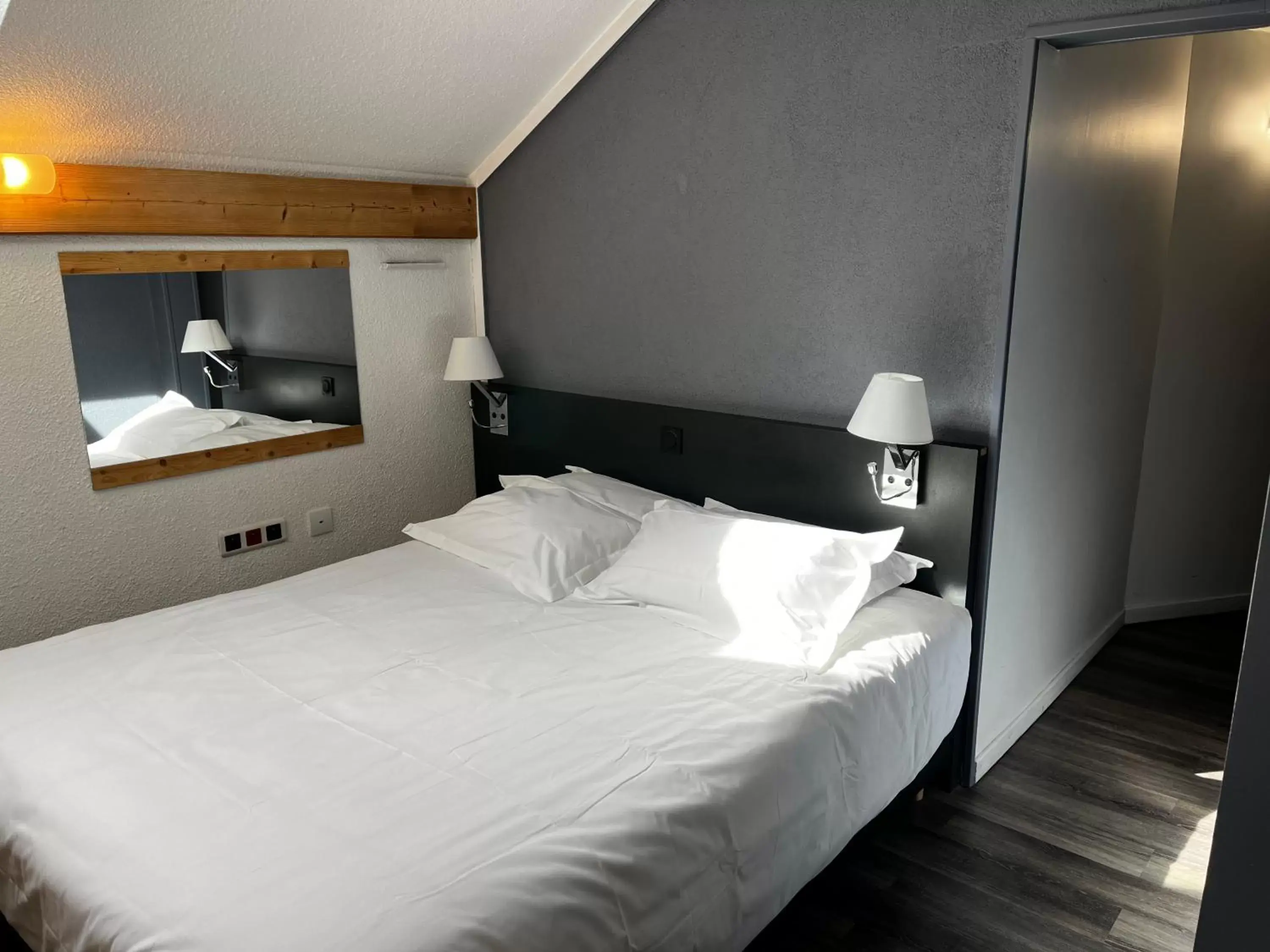 Property building, Bed in Sure Hotel by Best Western Annecy