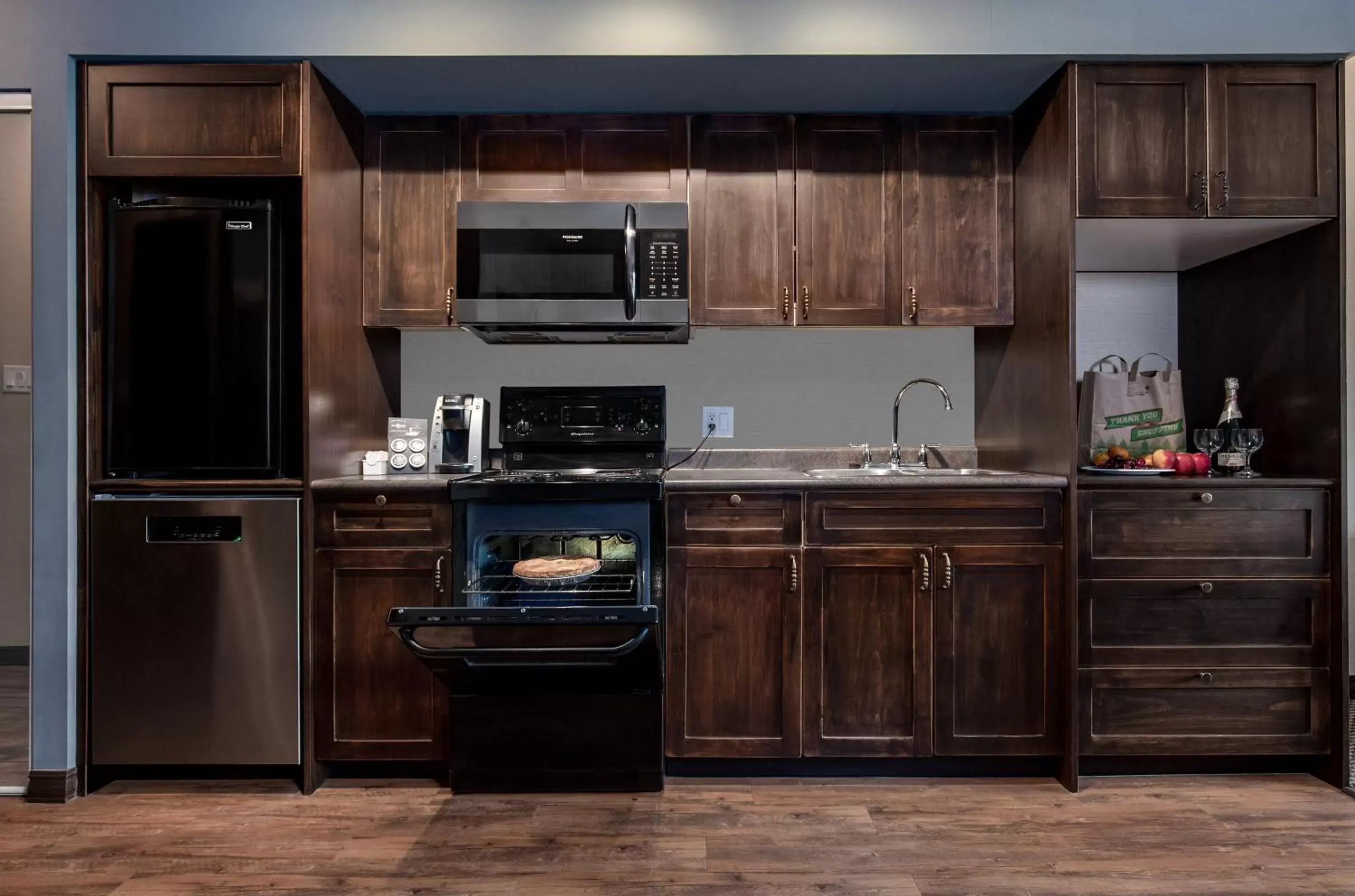 kitchen, Kitchen/Kitchenette in Blackcomb Lodge