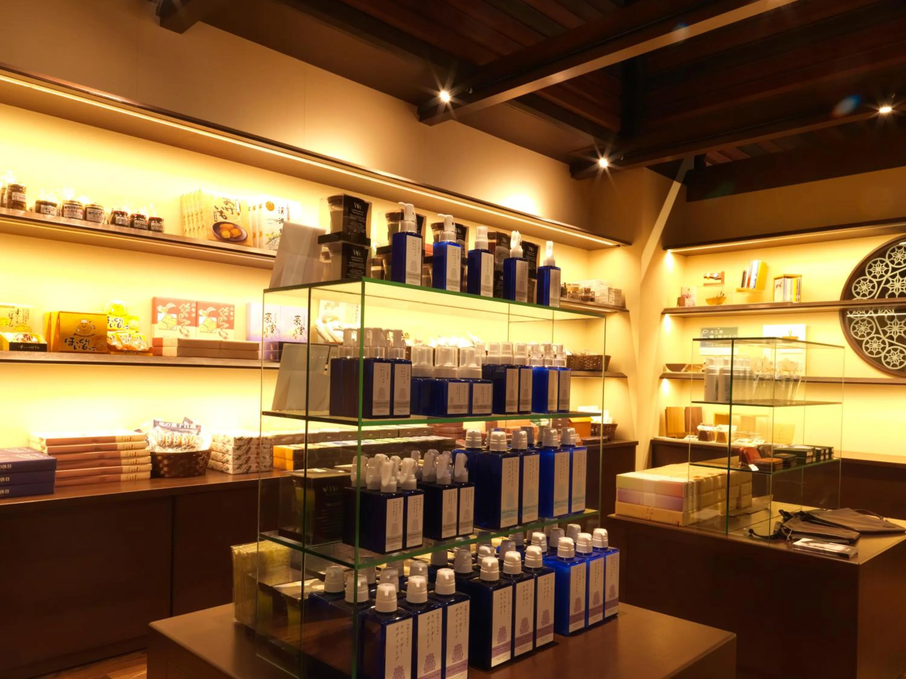 On-site shops in Niseko Konbu Onsen Tsuruga Moku-no-sho
